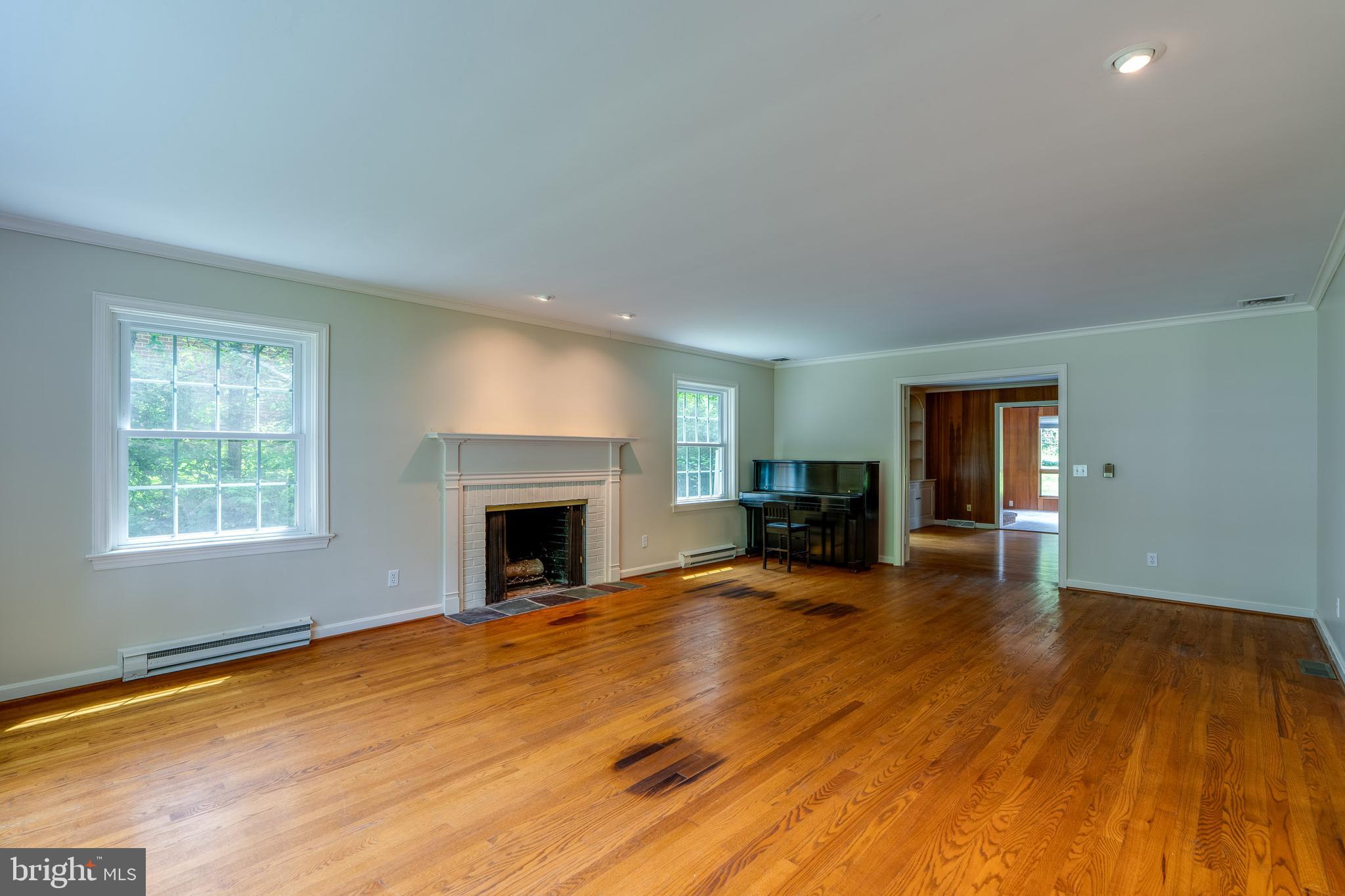 SCHOOL LANE HILLS - Residential