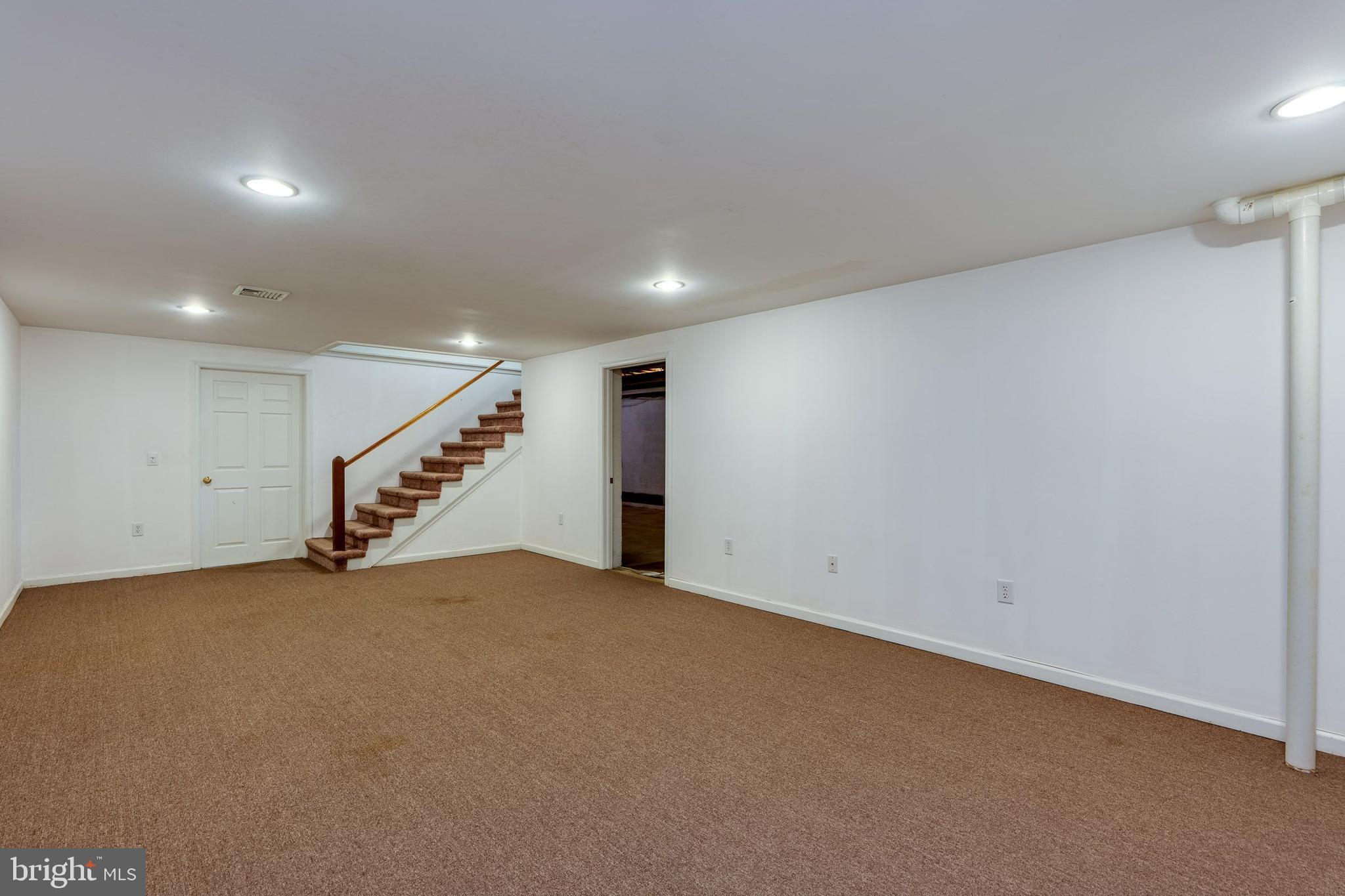 SCHOOL LANE HILLS - Residential