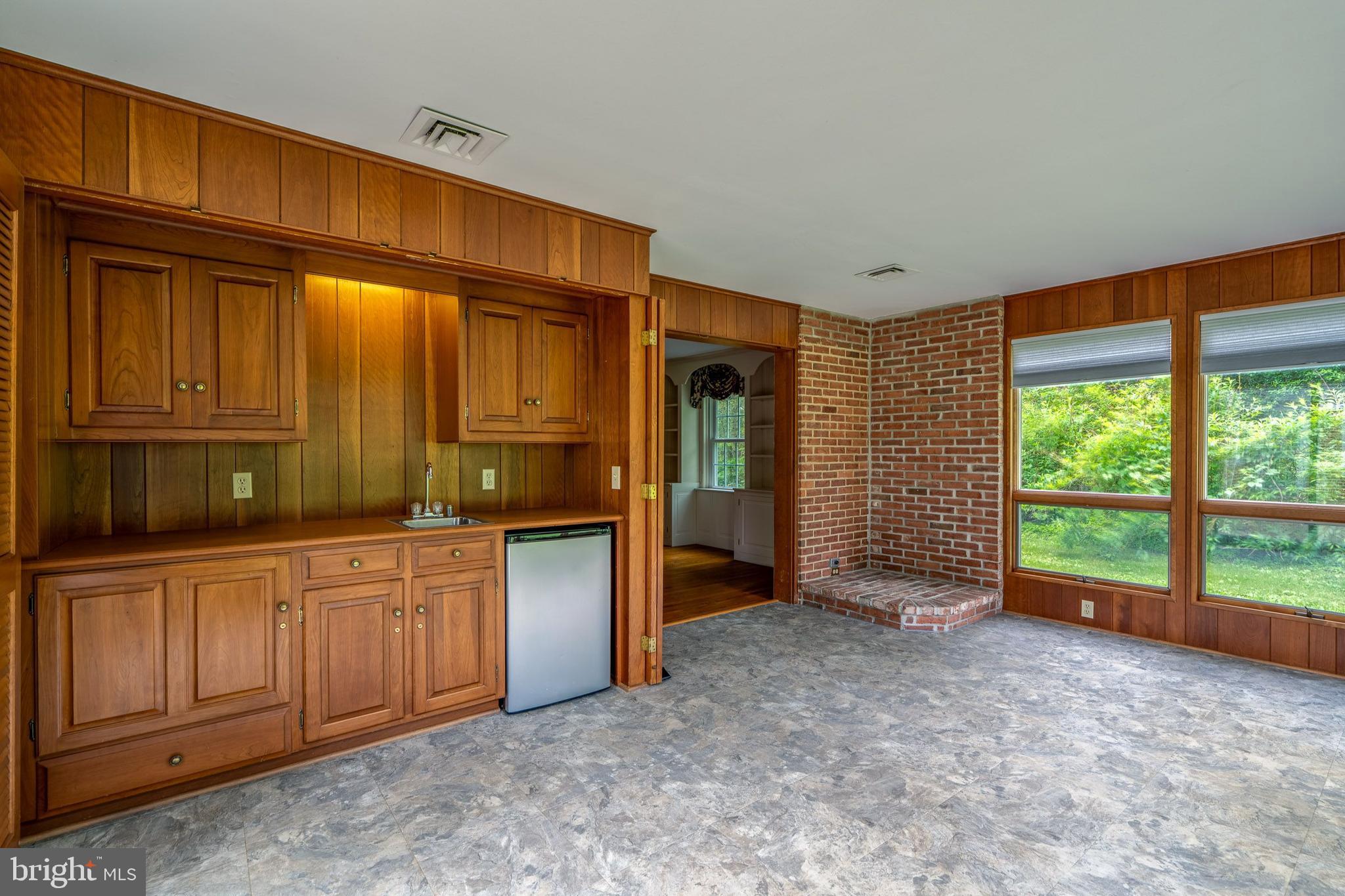 SCHOOL LANE HILLS - Residential