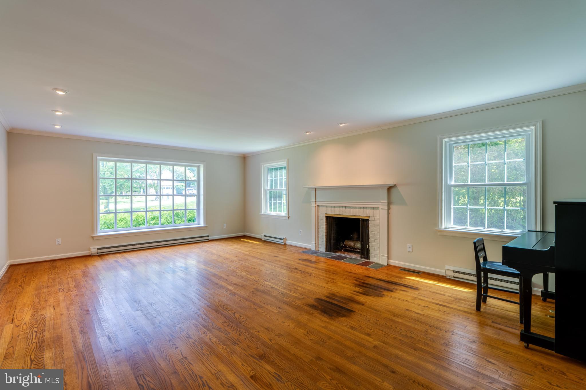 SCHOOL LANE HILLS - Residential