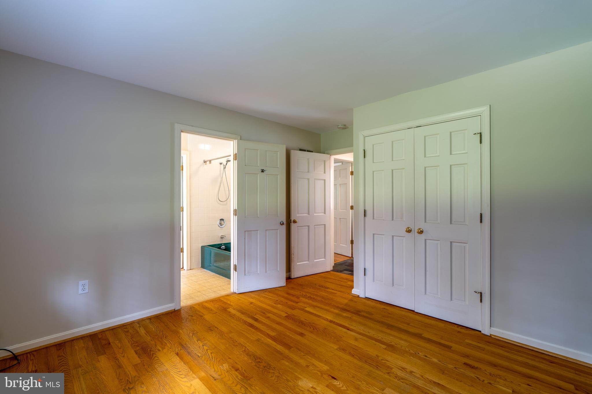 SCHOOL LANE HILLS - Residential