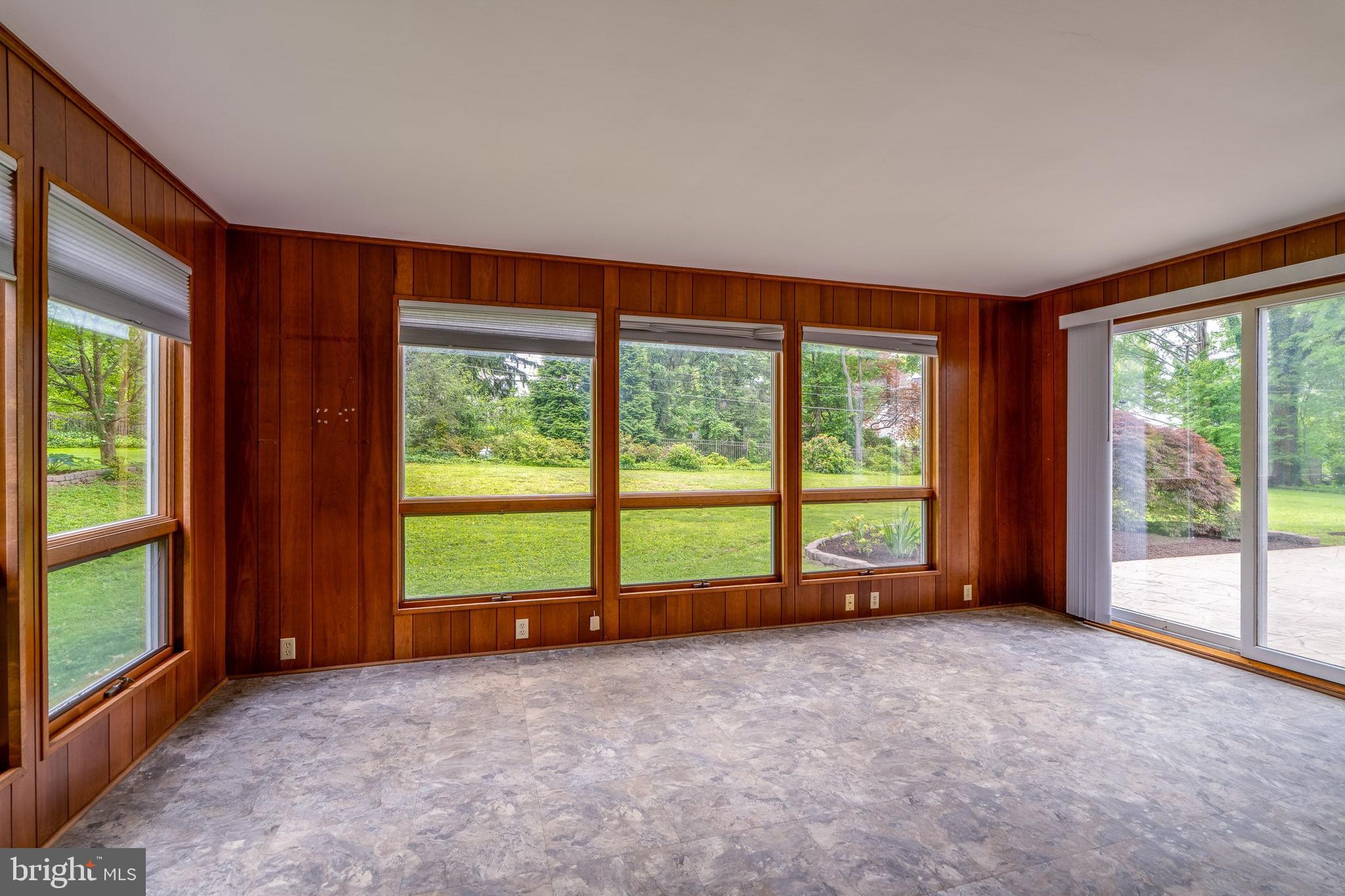 SCHOOL LANE HILLS - Residential