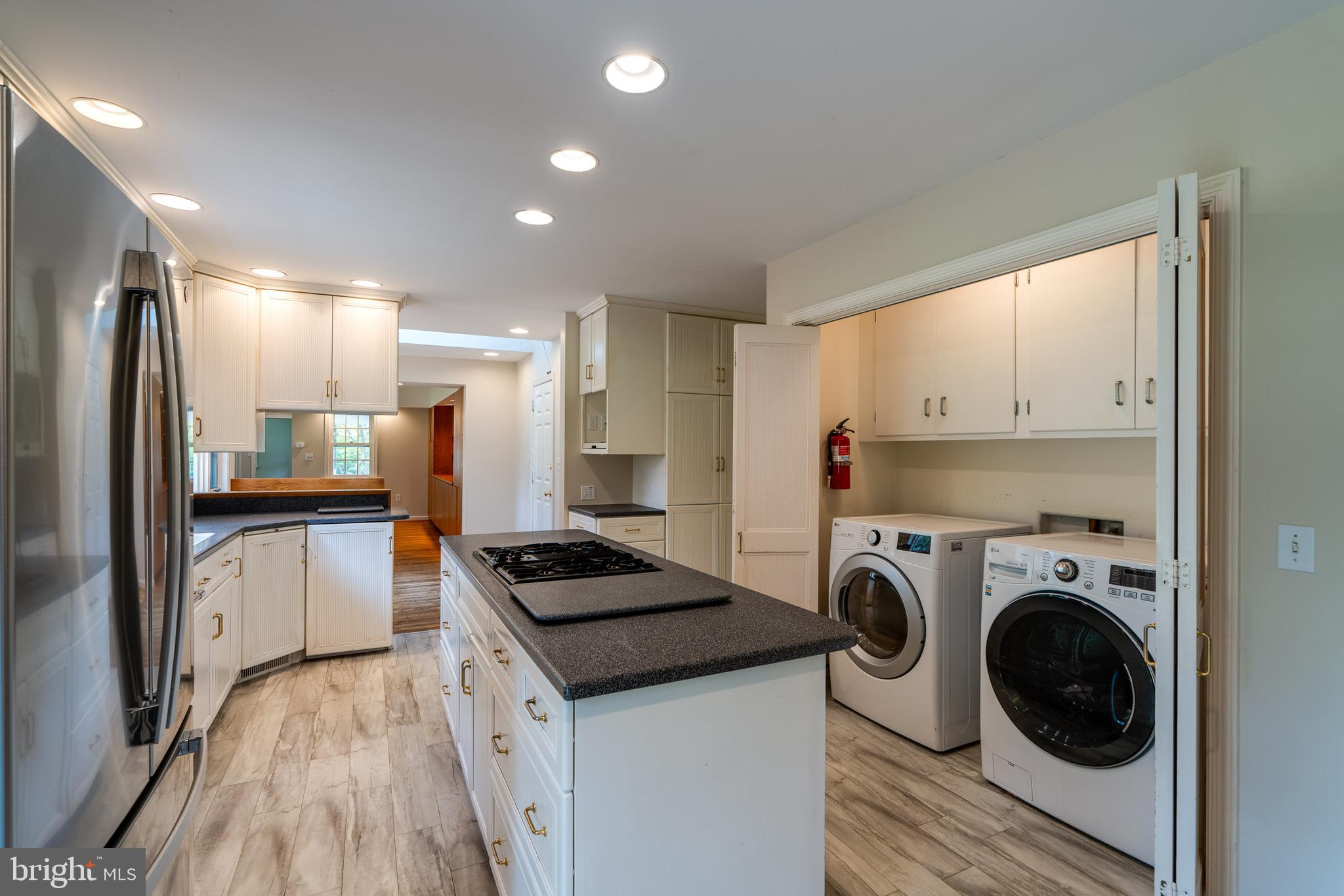 SCHOOL LANE HILLS - Residential