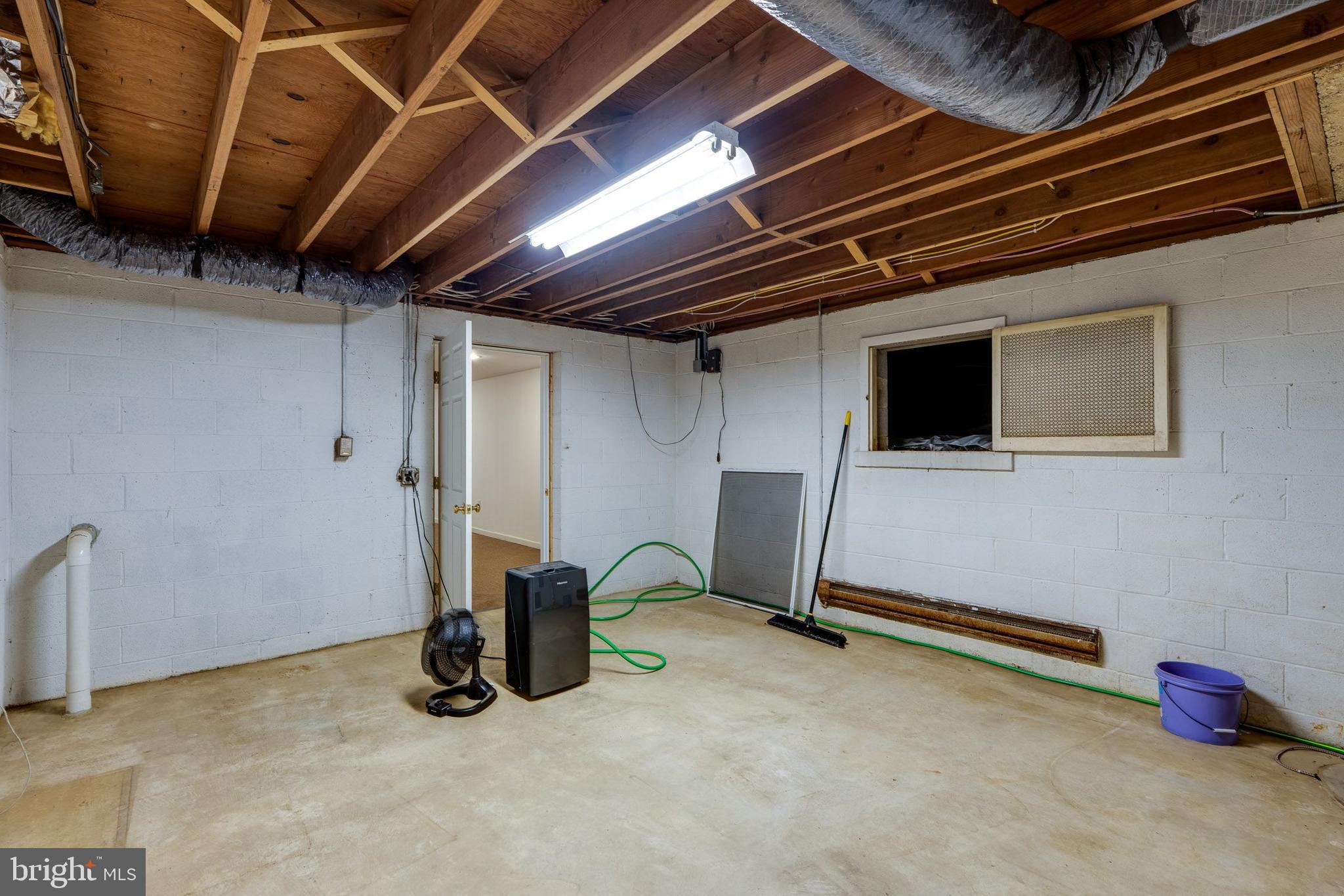 SCHOOL LANE HILLS - Residential