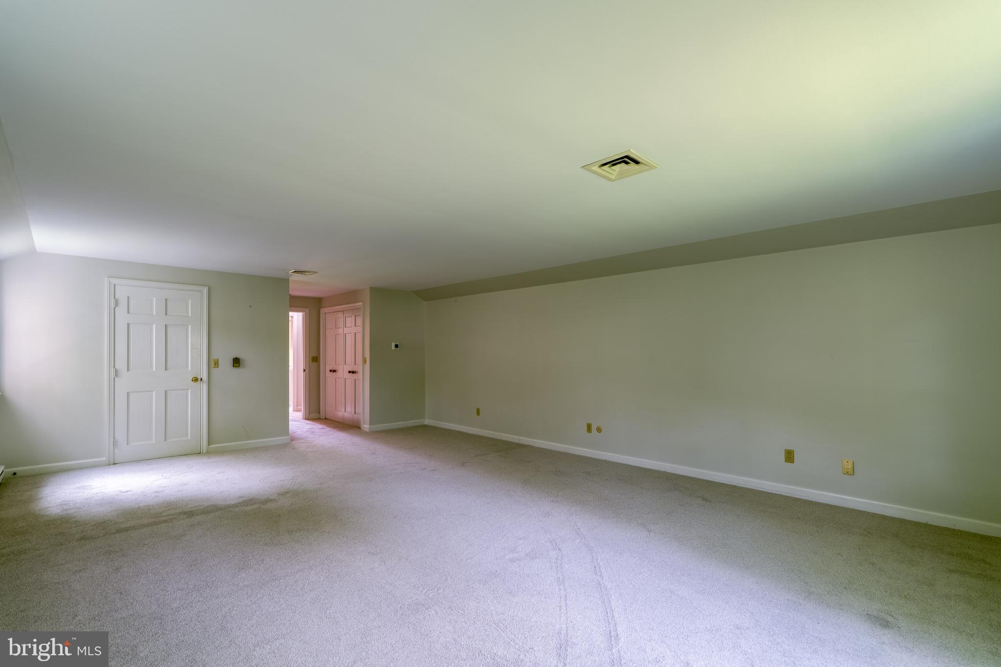 SCHOOL LANE HILLS - Residential