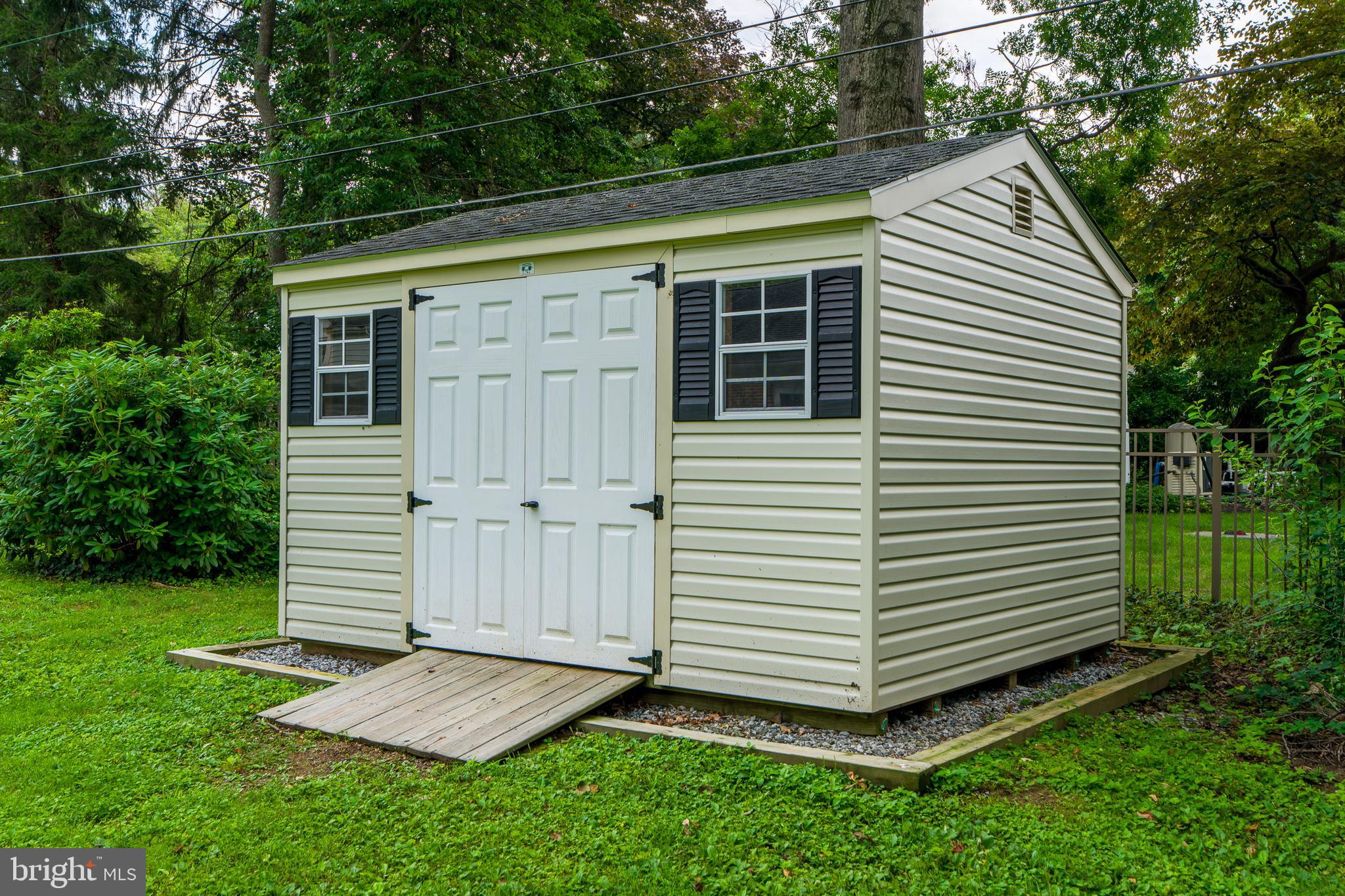 SCHOOL LANE HILLS - Residential
