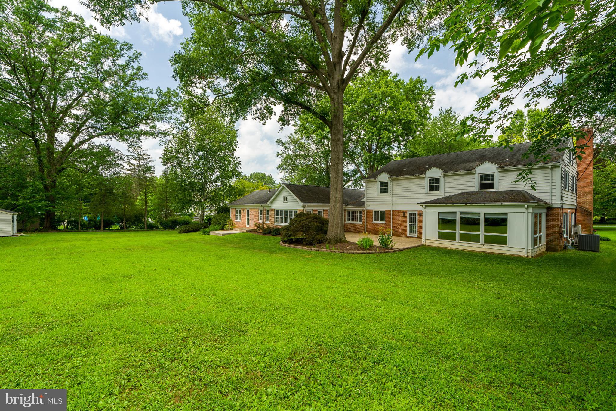 SCHOOL LANE HILLS - Residential