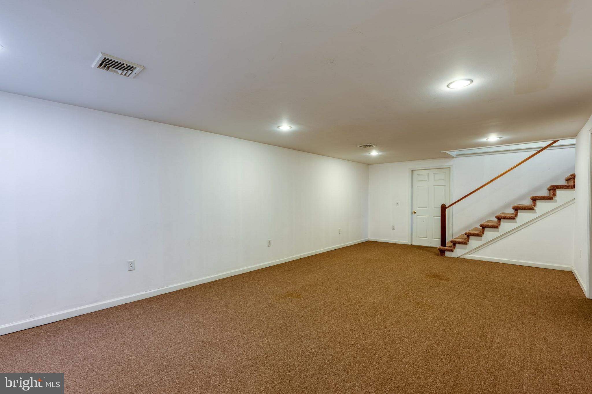 SCHOOL LANE HILLS - Residential