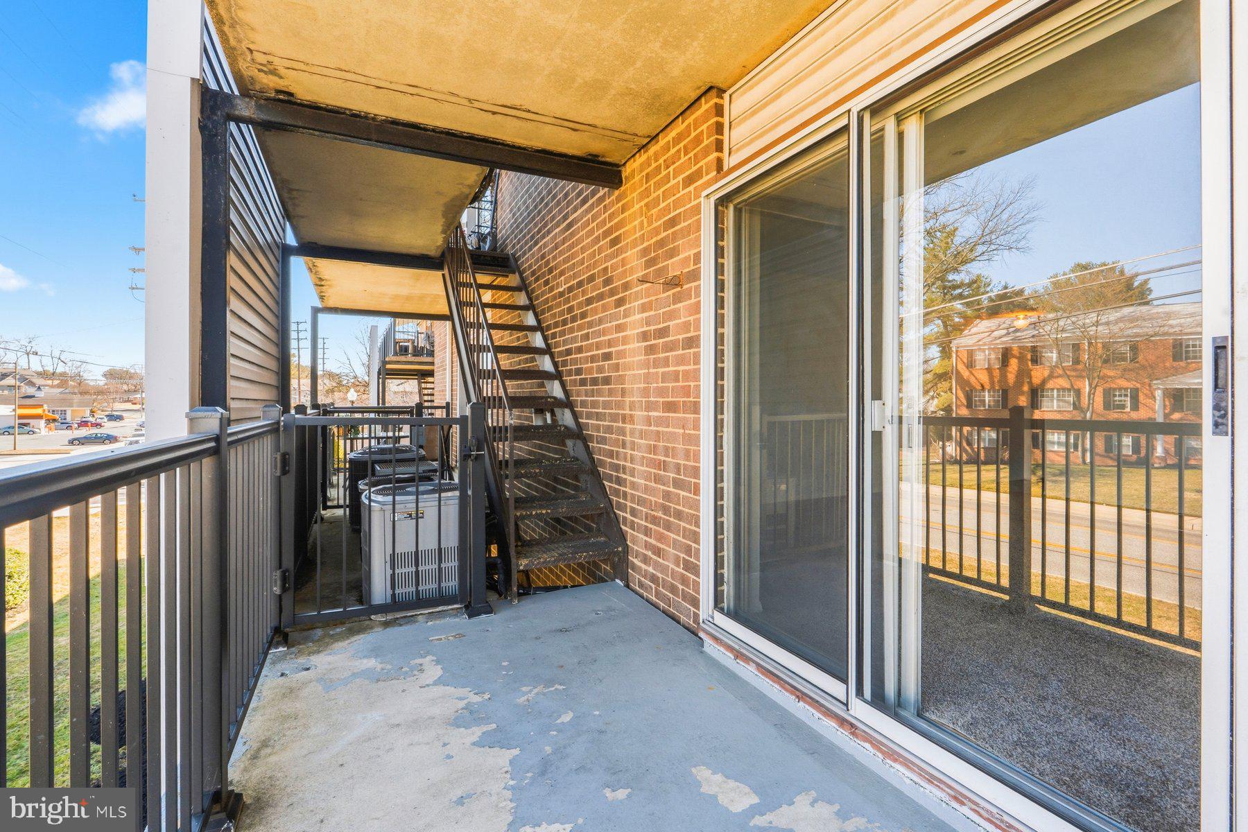 MOORES MILL MANOR - Residential