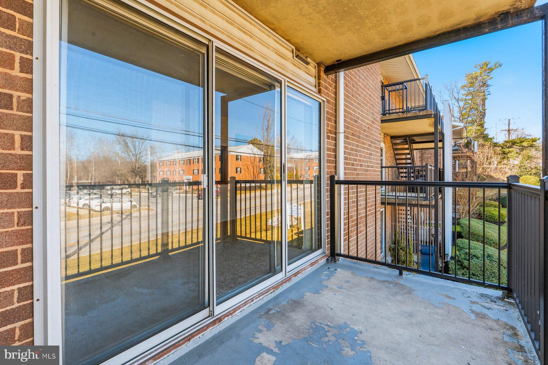 MOORES MILL MANOR - Residential