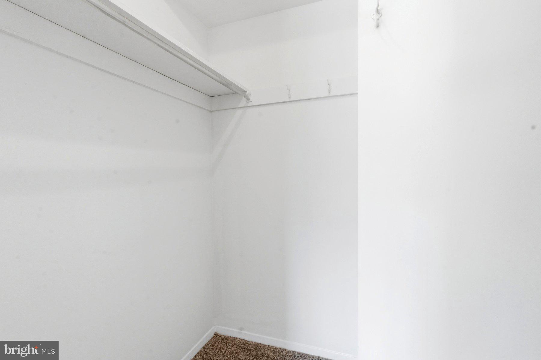 MOORES MILL MANOR - Residential