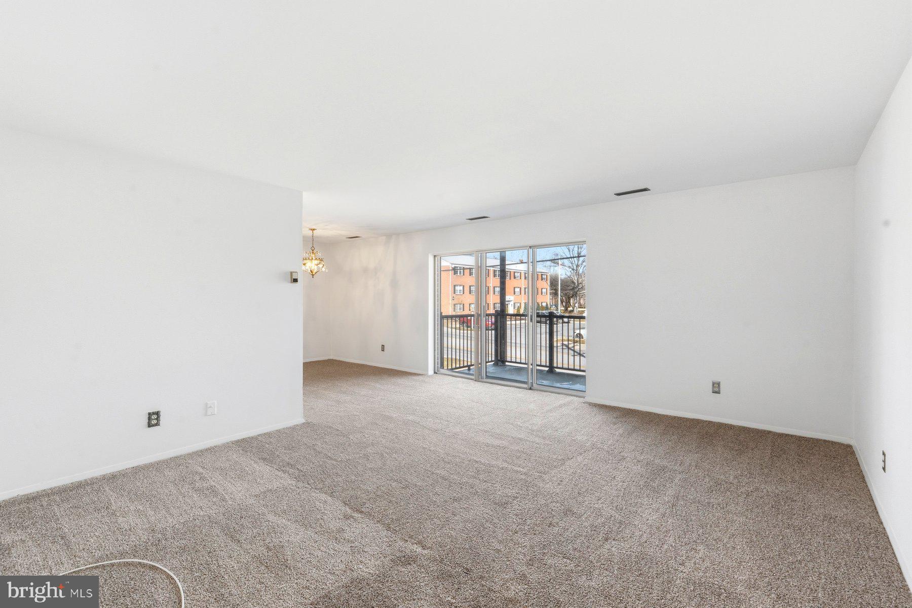 MOORES MILL MANOR - Residential