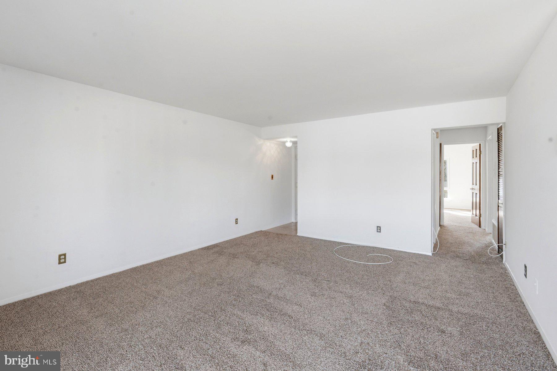 MOORES MILL MANOR - Residential