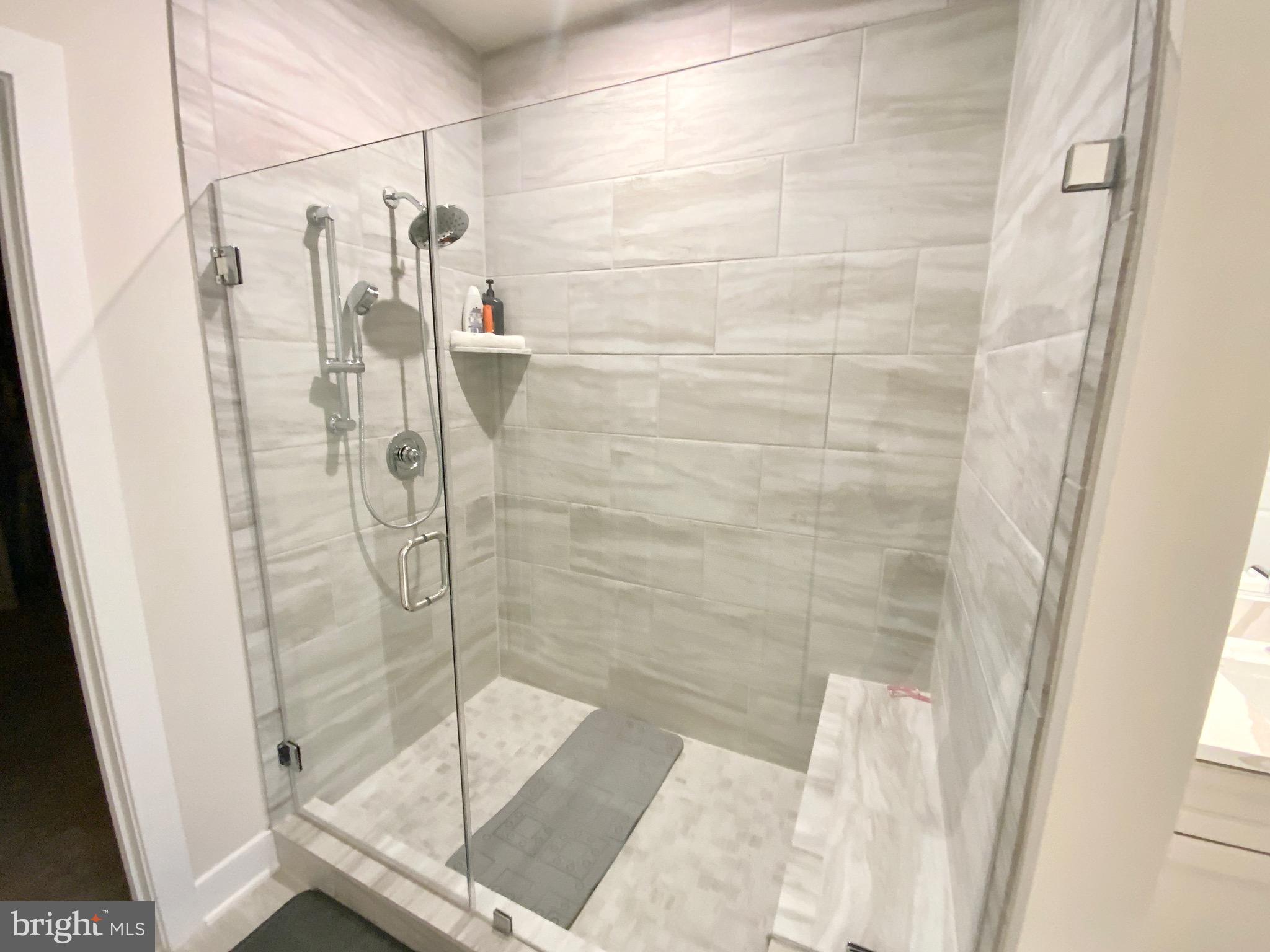 THE FLATS AT NATIONAL HARBOR - Residential Lease