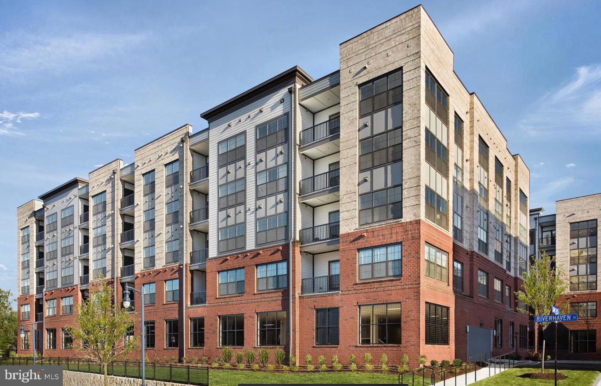 106 ST. IVES PLACE 10704