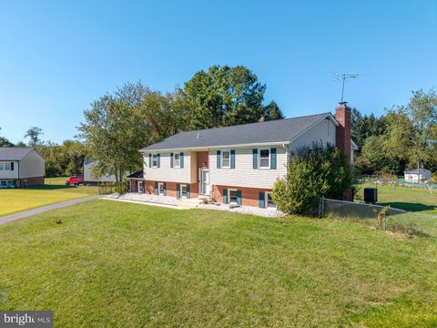 Photo of 14 White Oak Drive, MIDDLETOWN, DE 19709 (MLS # DENC2090914)
