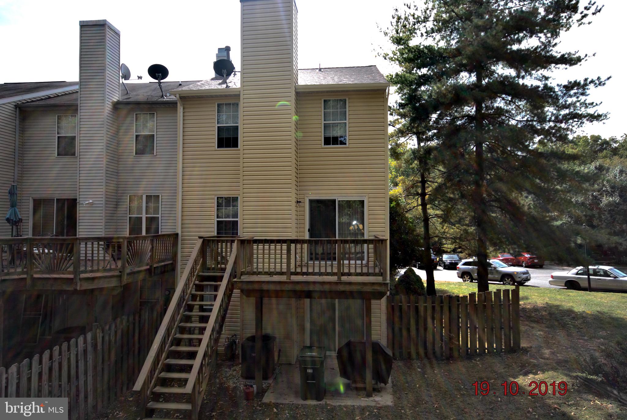 ENGLAND RUN TOWNHOUSES - Residential