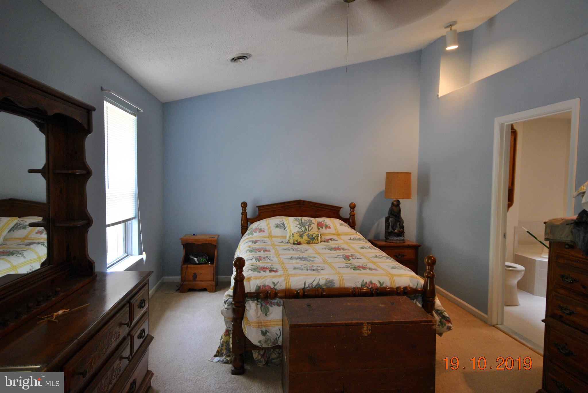 ENGLAND RUN TOWNHOUSES - Residential