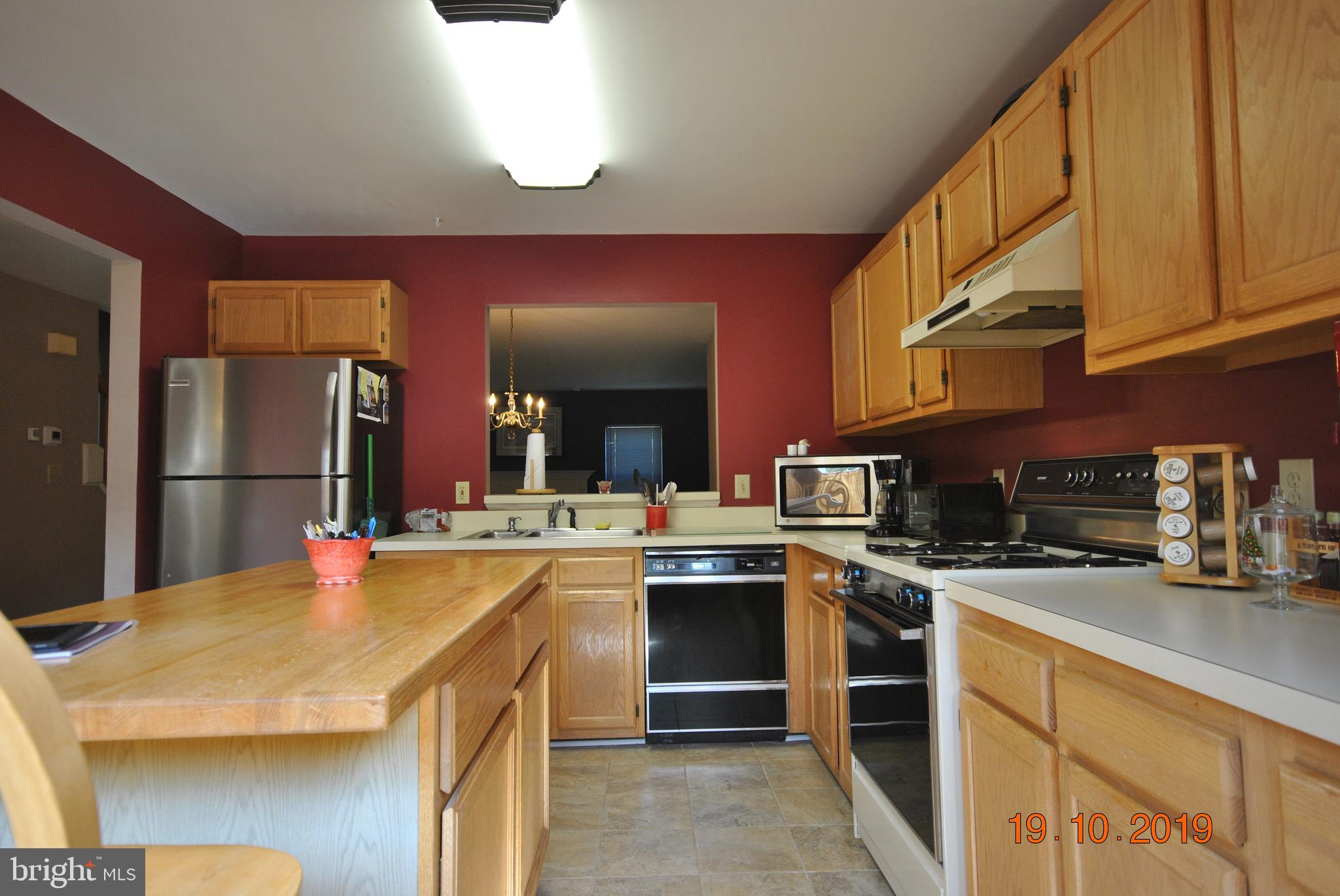 ENGLAND RUN TOWNHOUSES - Residential