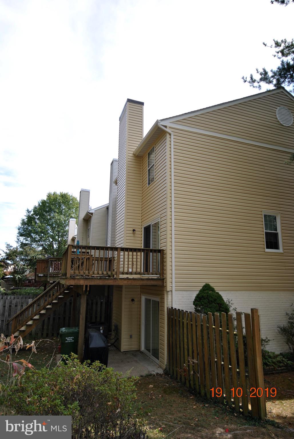 ENGLAND RUN TOWNHOUSES - Residential