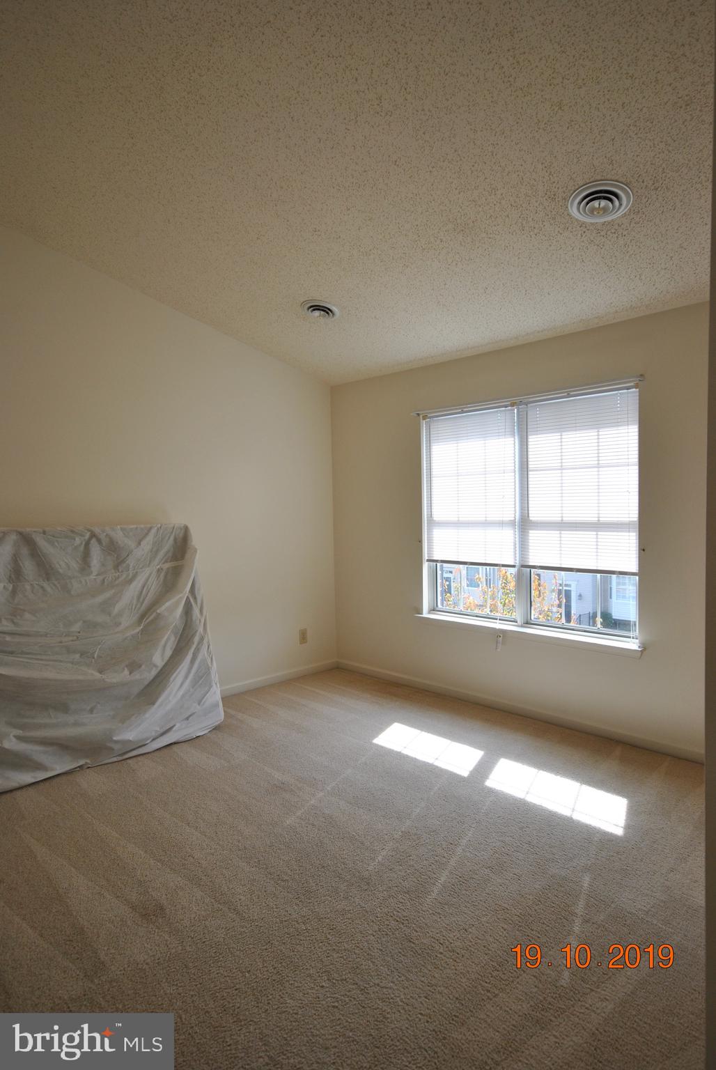 ENGLAND RUN TOWNHOUSES - Residential