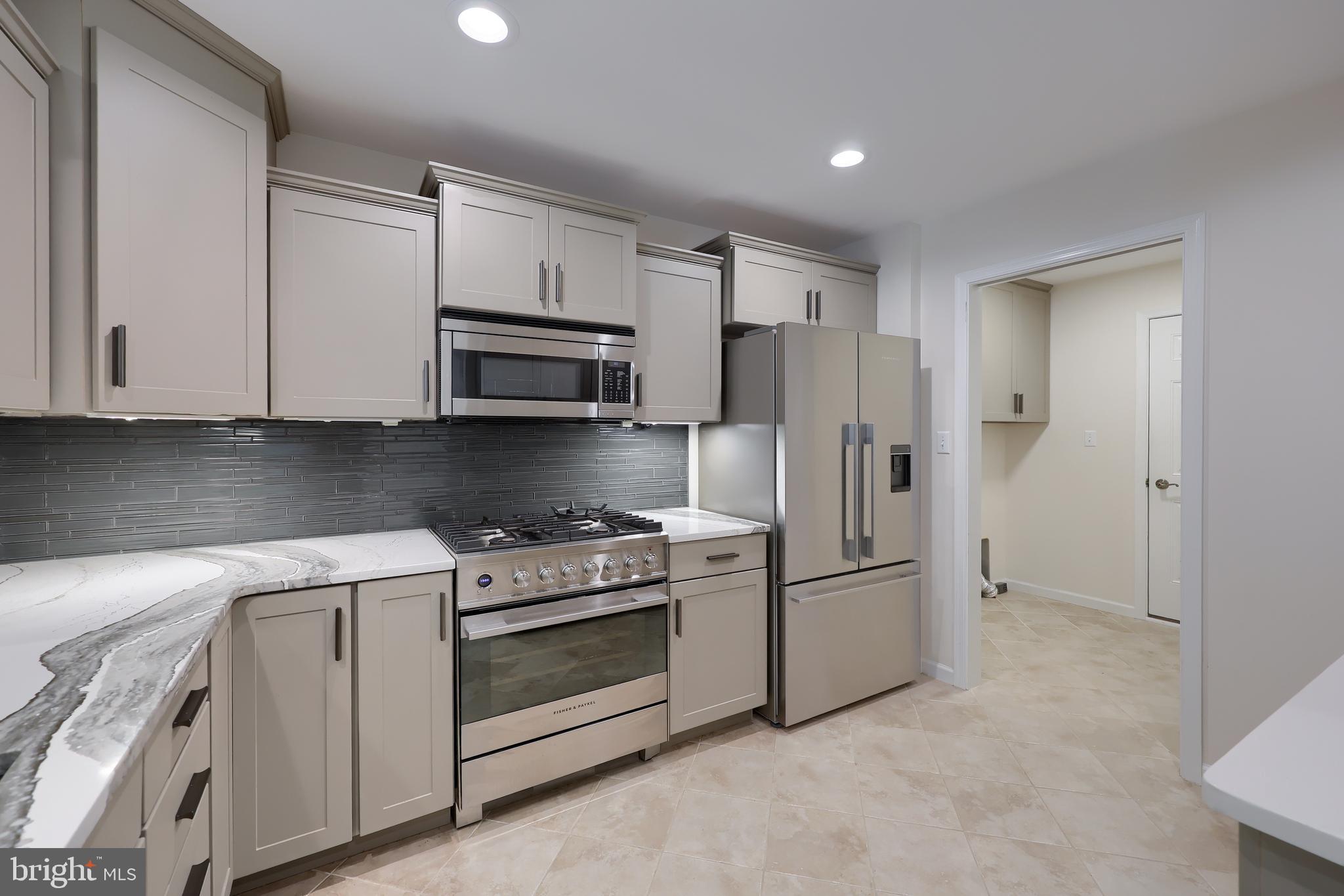 REGENTS PARK - Residential