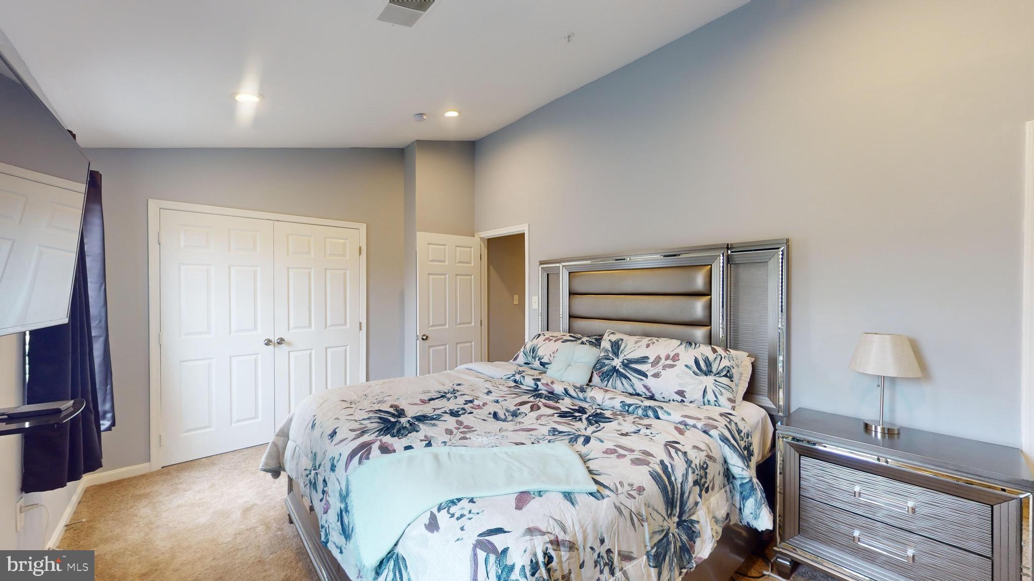 REGENCY MEADOWS - Residential