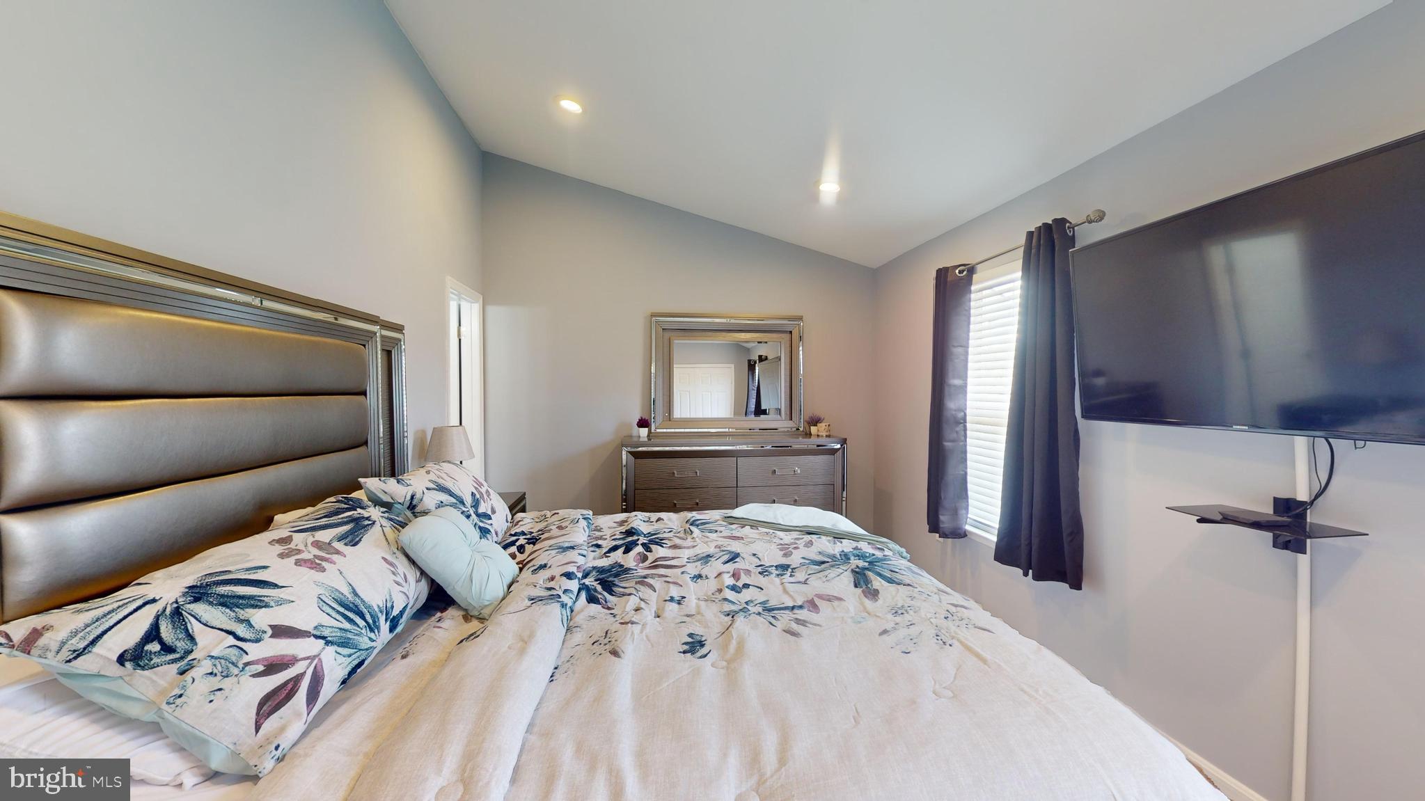 REGENCY MEADOWS - Residential