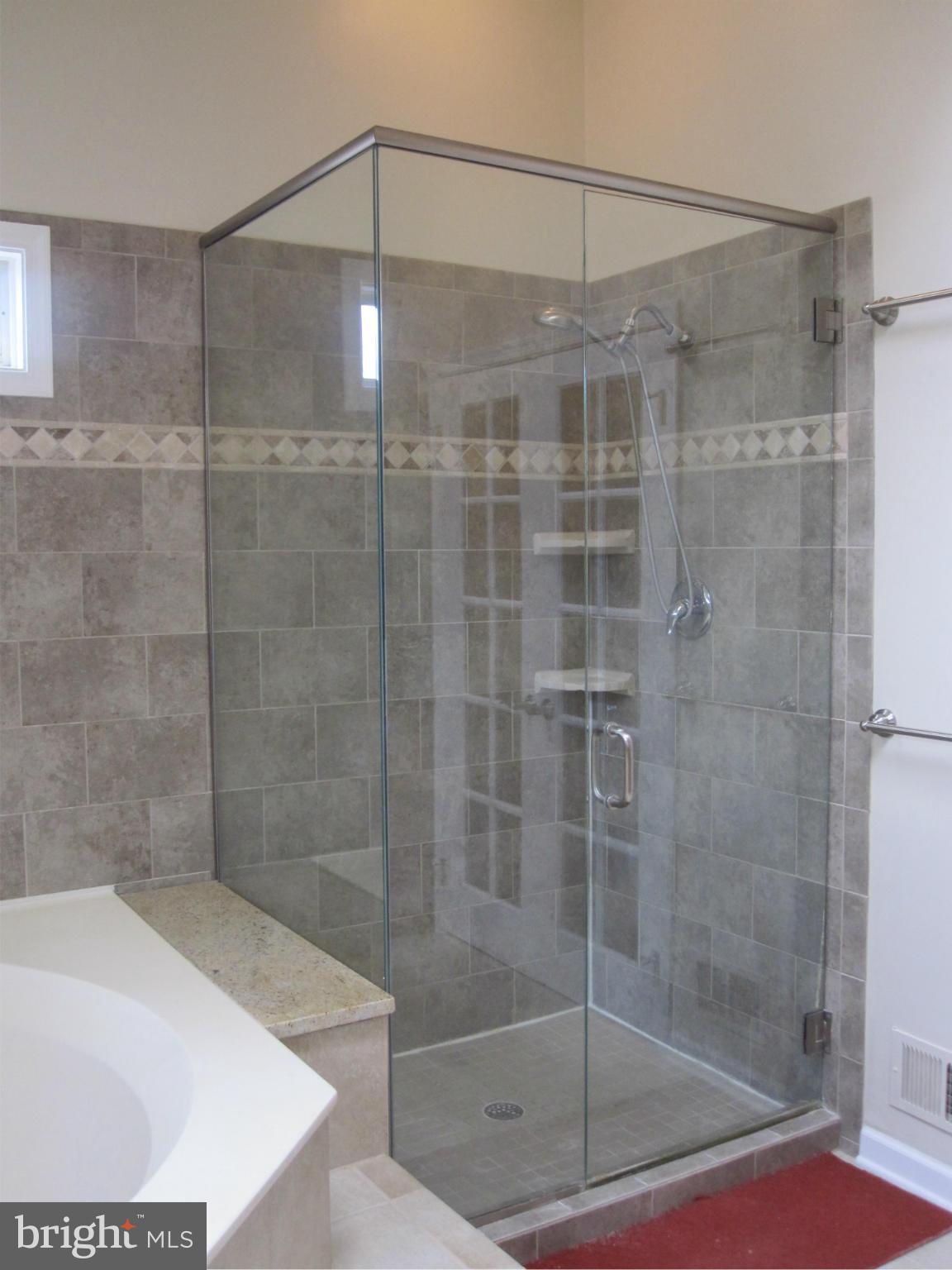 LITTLE ROCKY RUN - Residential Lease