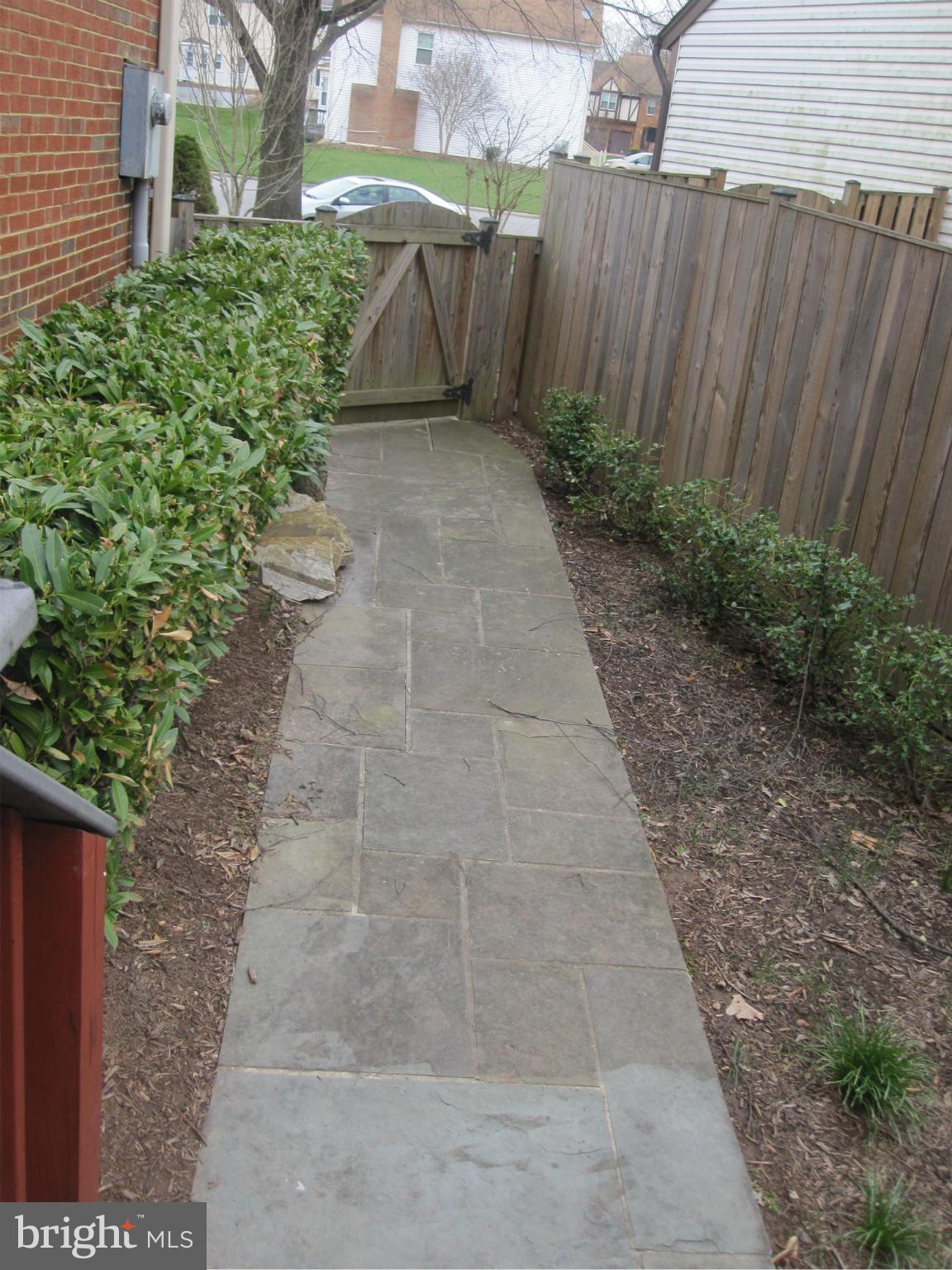 LITTLE ROCKY RUN - Residential Lease