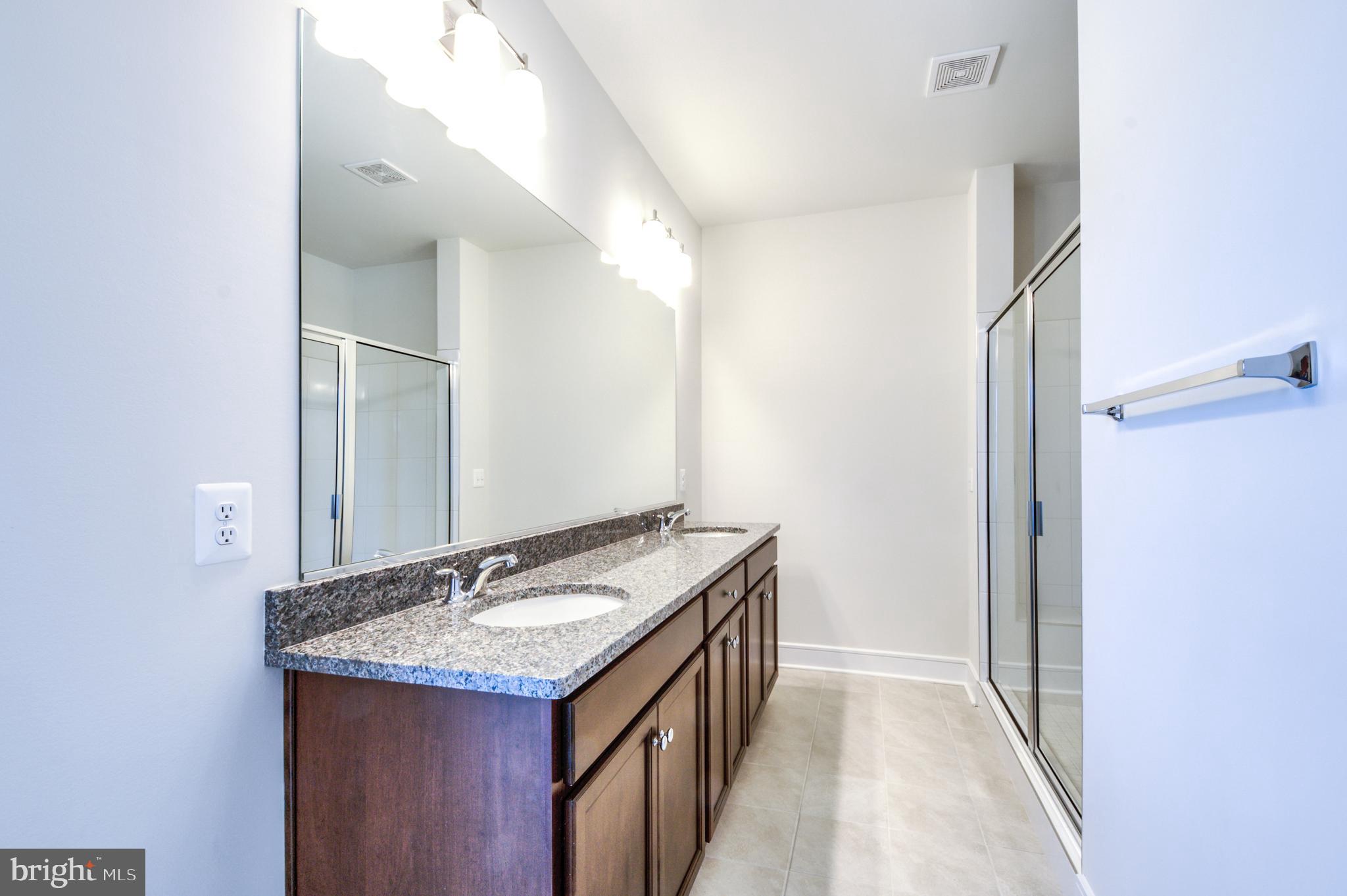 LAKE FREDERICK - Residential Lease