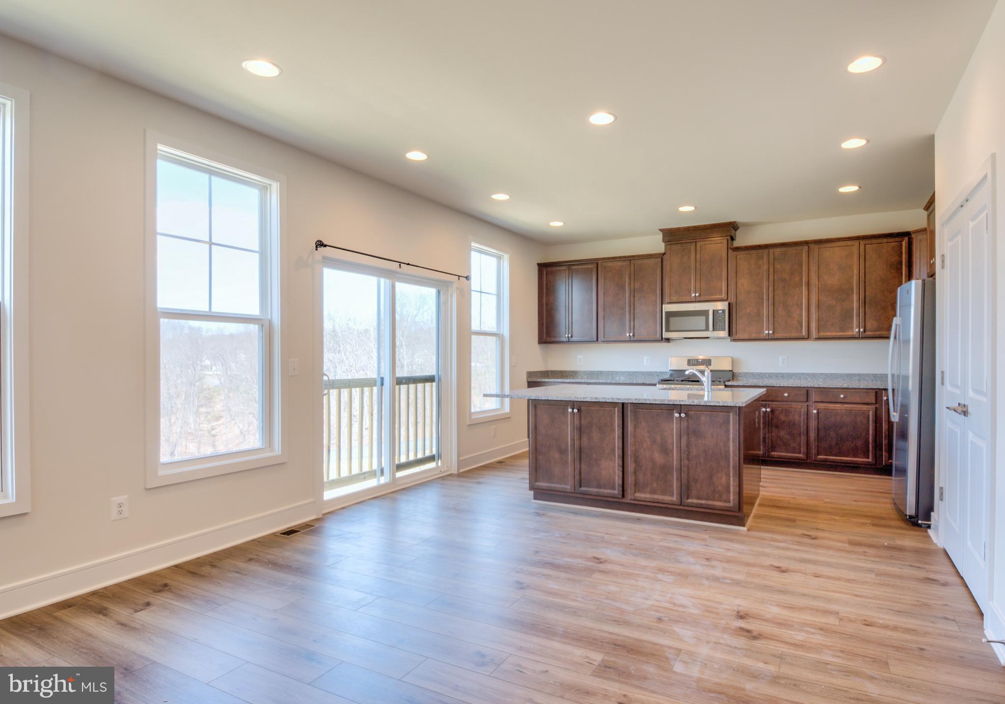 LAKE FREDERICK - Residential Lease