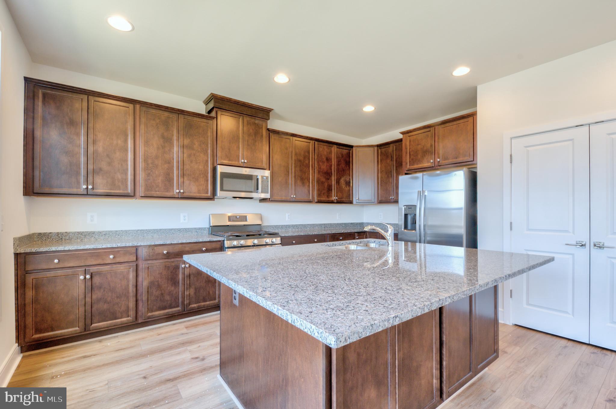 LAKE FREDERICK - Residential Lease