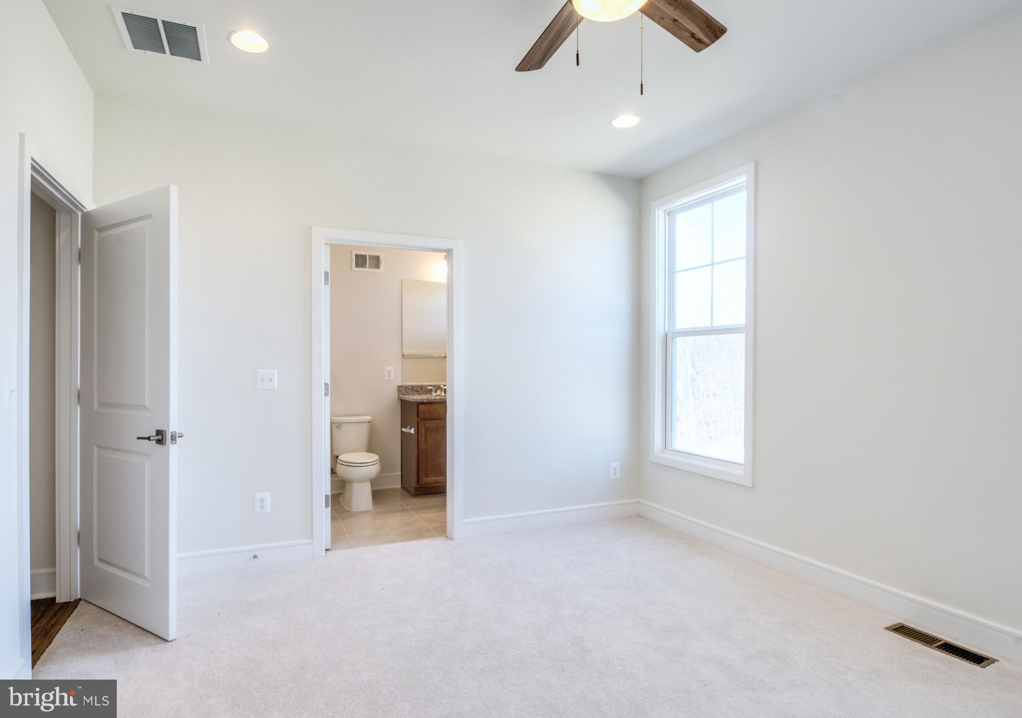 LAKE FREDERICK - Residential Lease