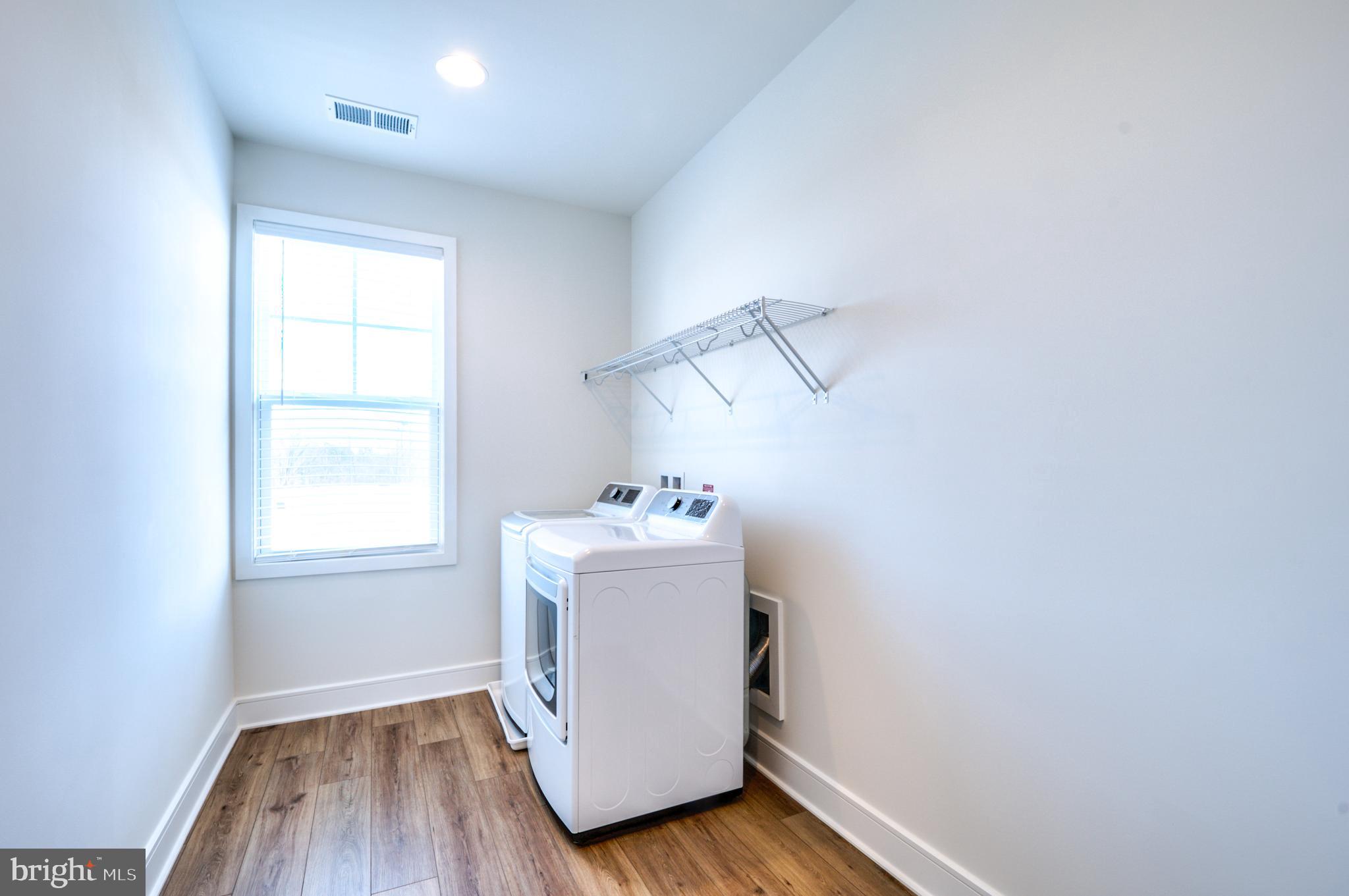 LAKE FREDERICK - Residential Lease