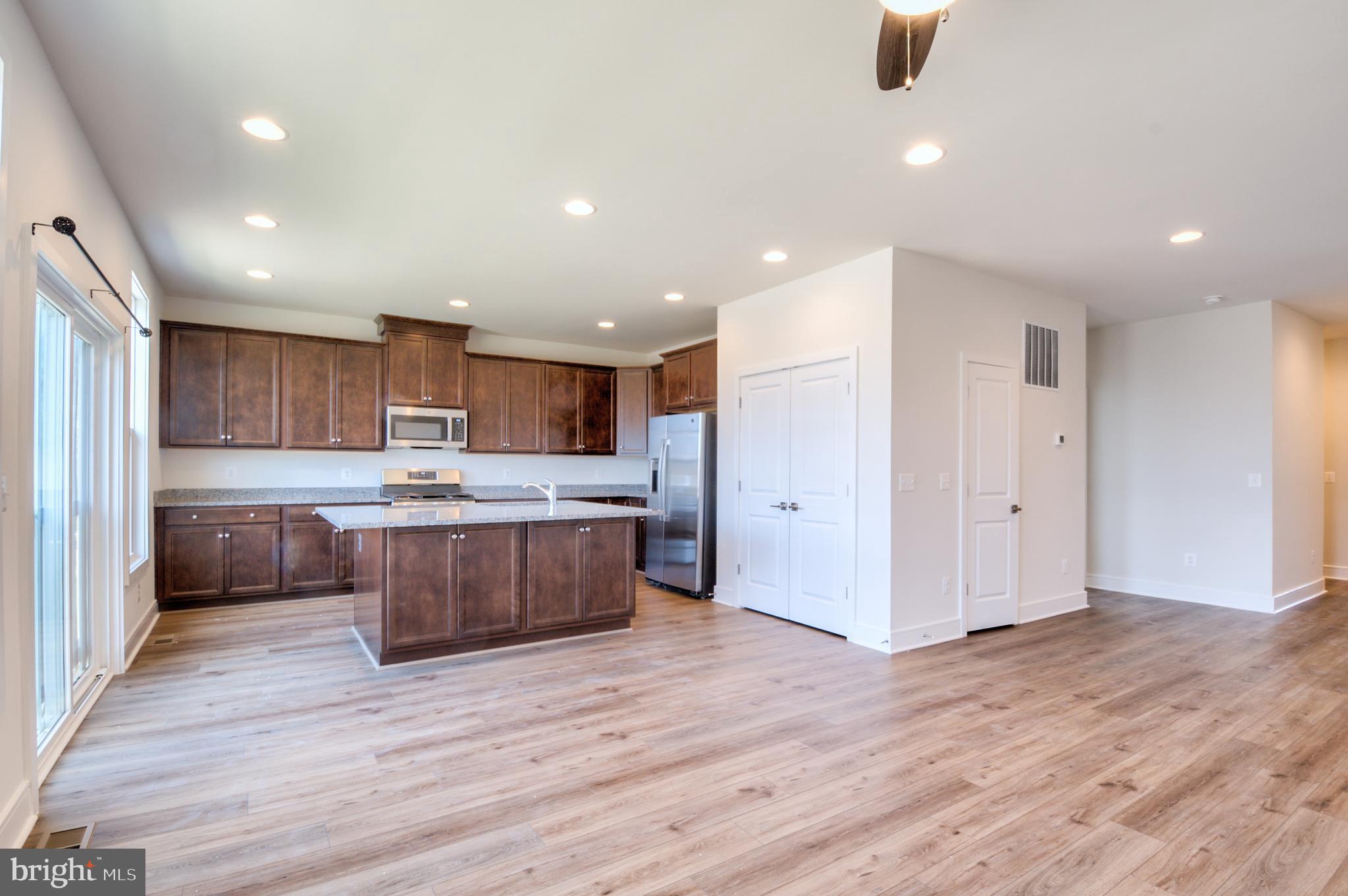 LAKE FREDERICK - Residential Lease