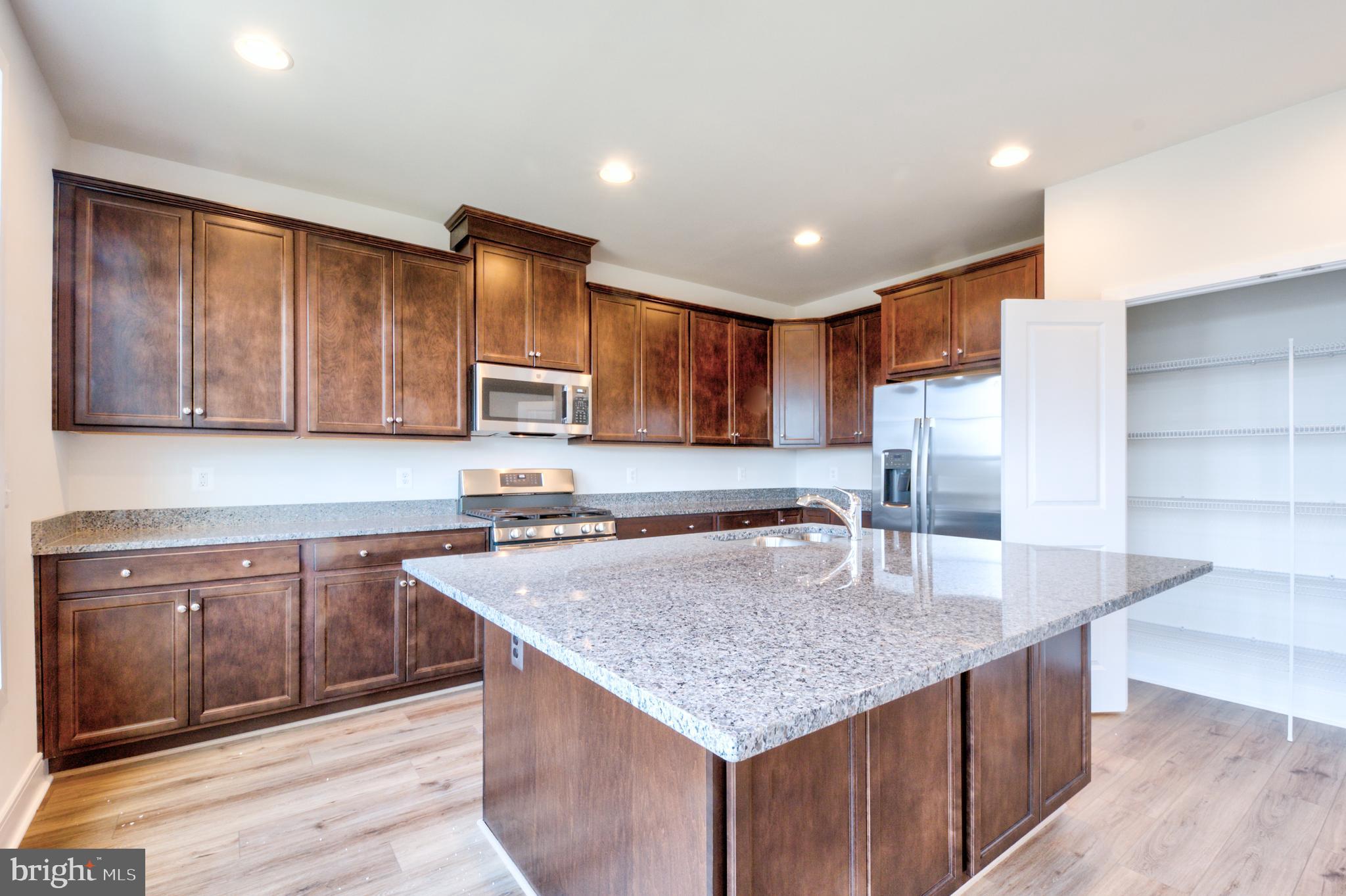 LAKE FREDERICK - Residential Lease