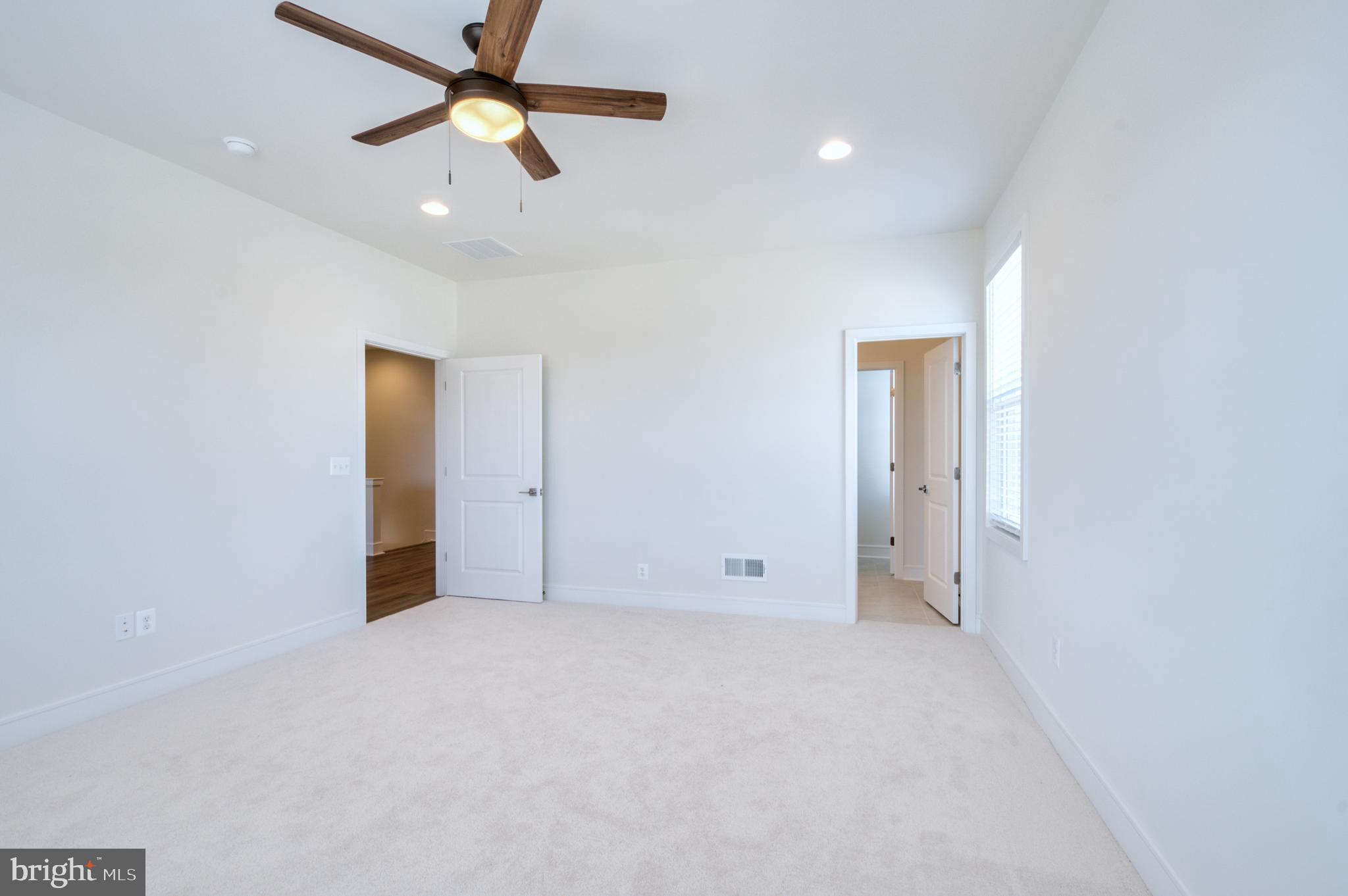 LAKE FREDERICK - Residential Lease