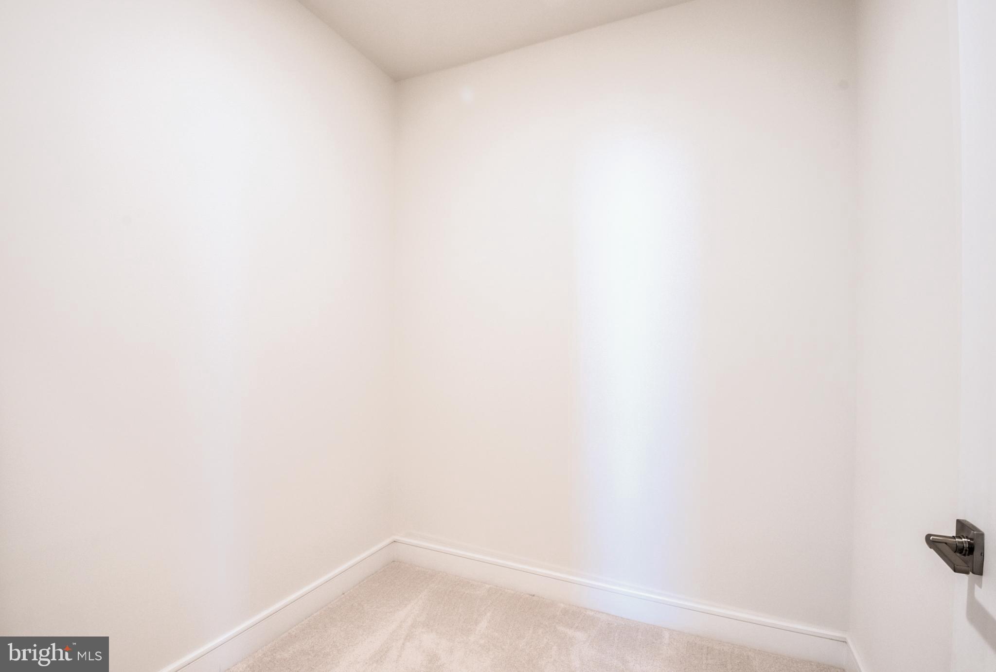 LAKE FREDERICK - Residential Lease