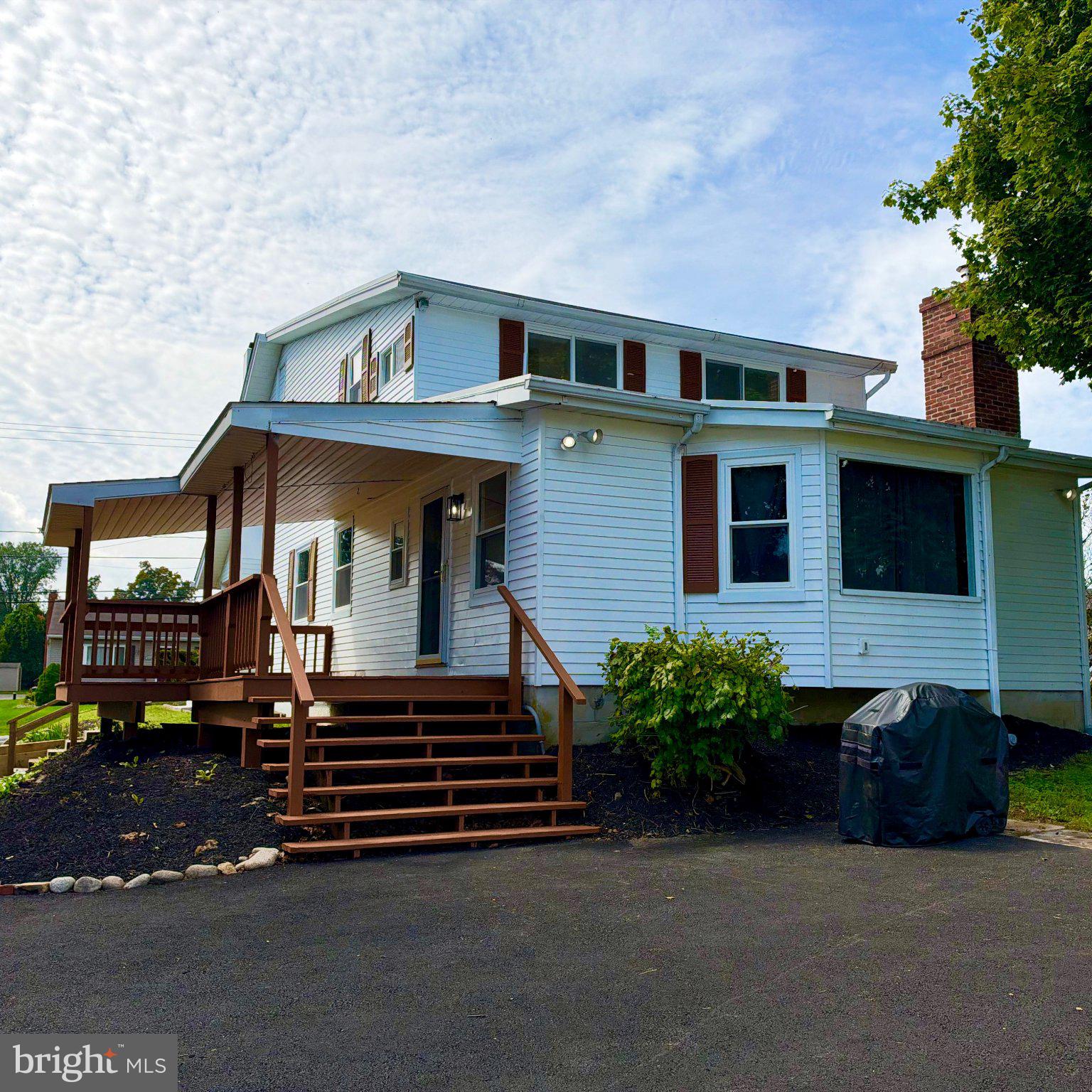 5111 VERA CRUZ ROAD N