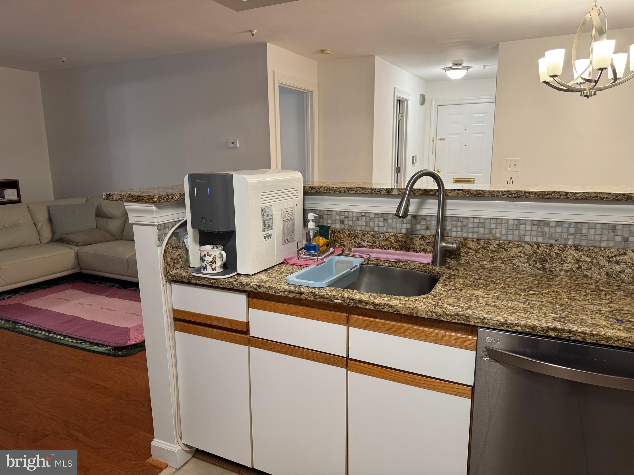 FAIRFIELD HOUSE - Residential