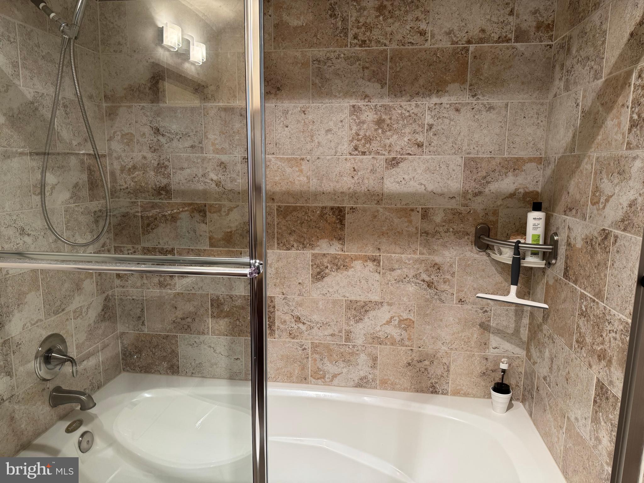 FAIRFIELD HOUSE - Residential