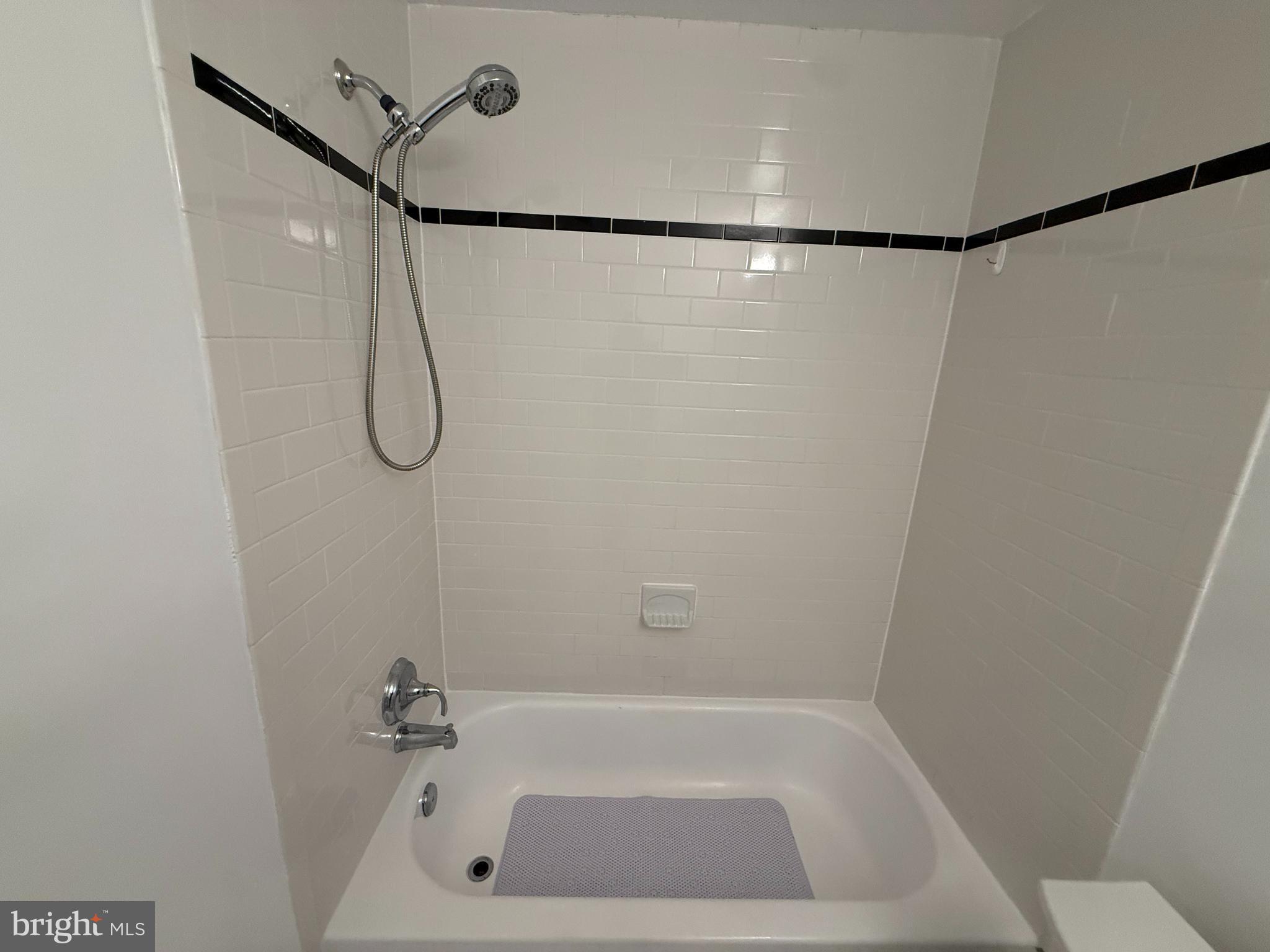 INVERNESS KNOLLS - Residential