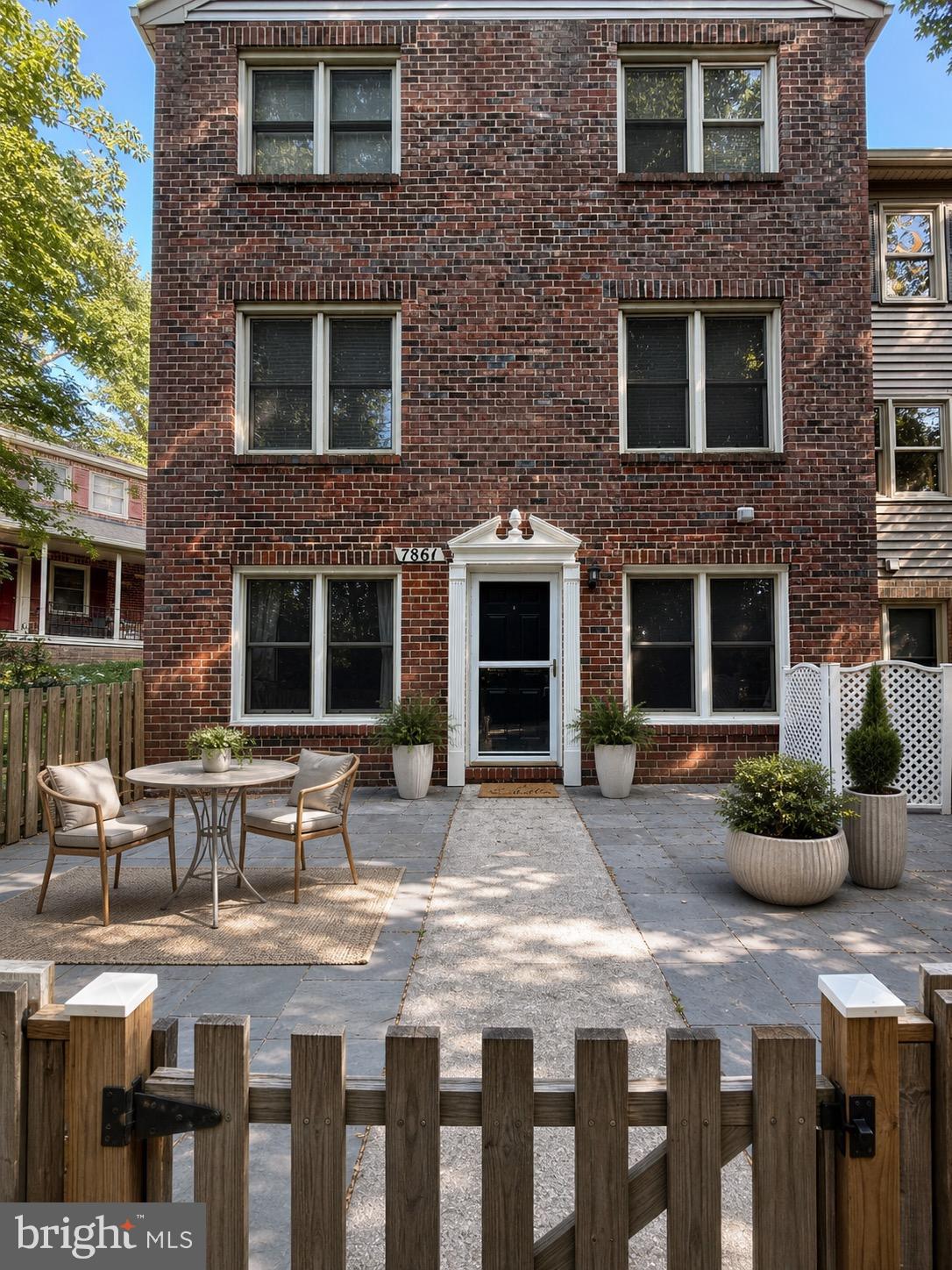 INVERNESS KNOLLS - Residential