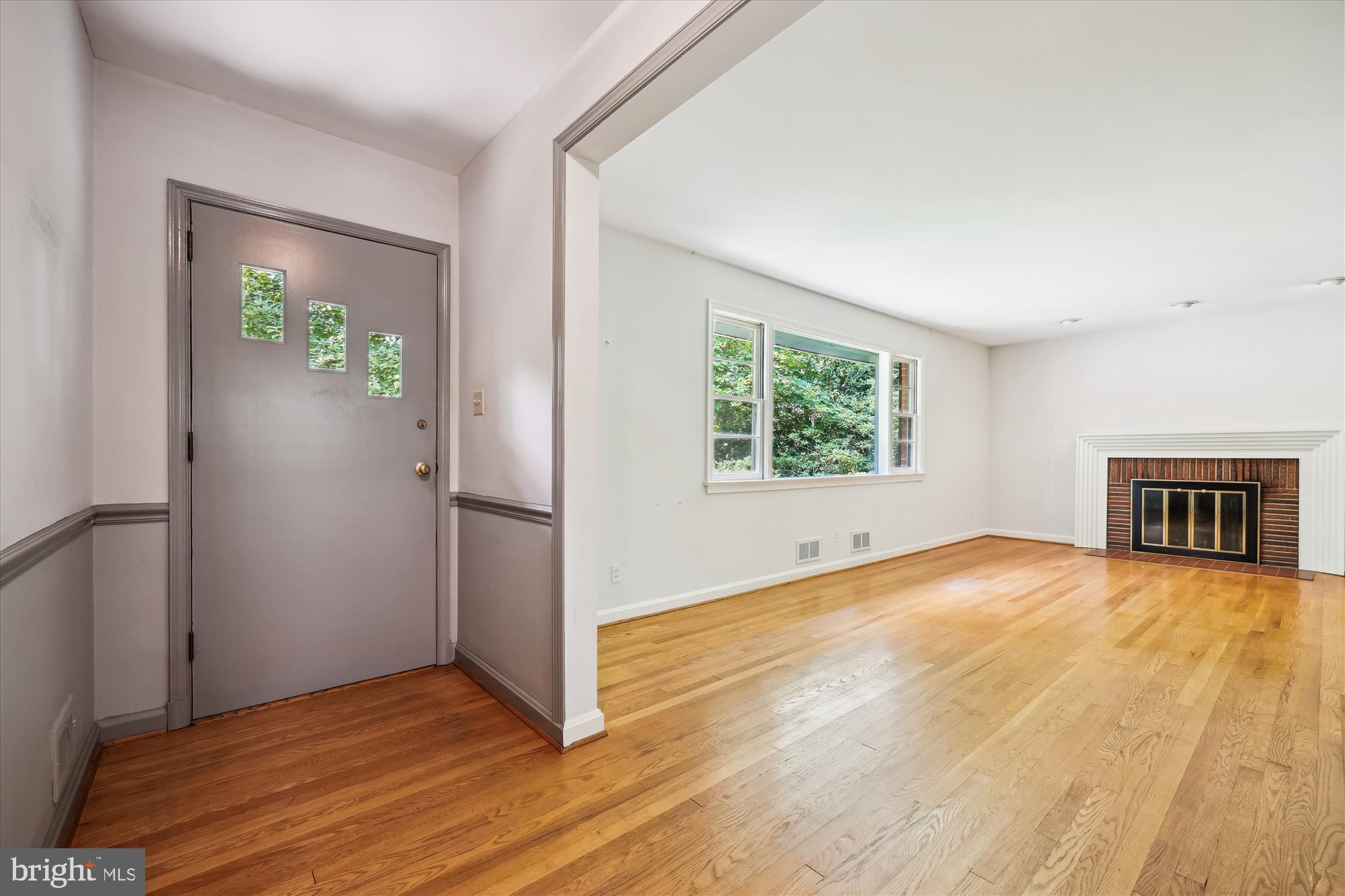 1305 WOODSIDE PARKWAY