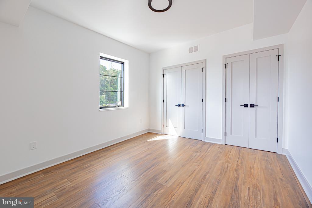 ROXBOROUGH - Residential Lease