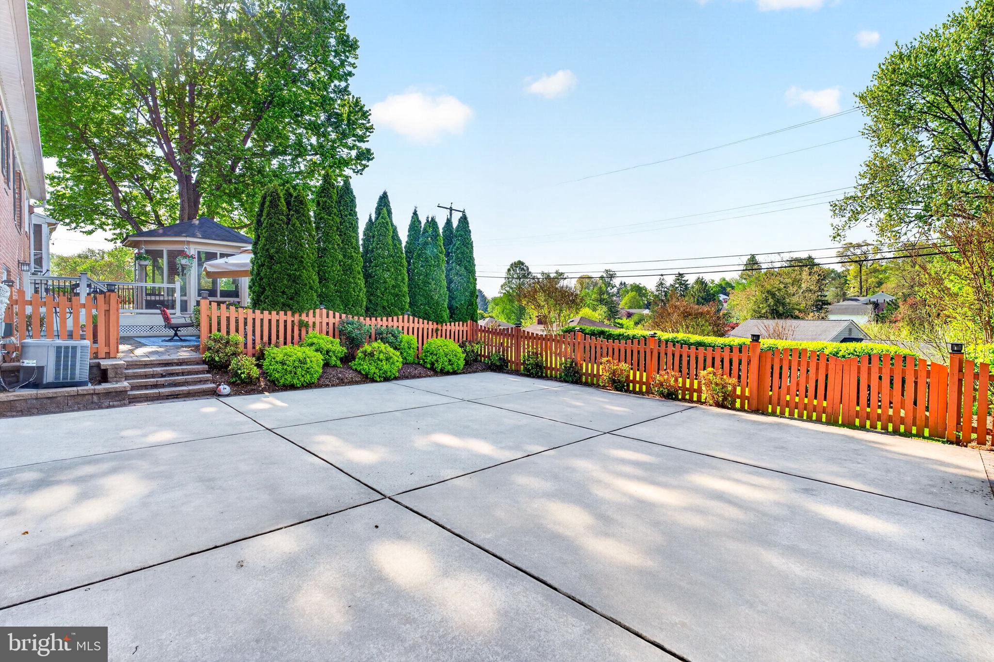 SHETLAND HILLS - Residential