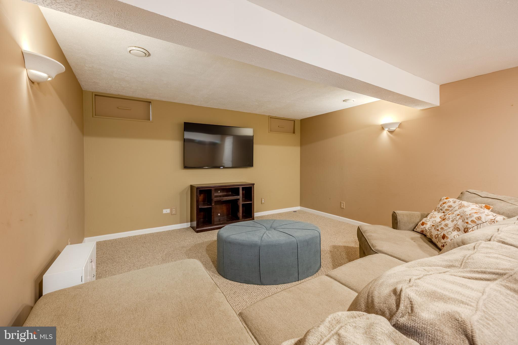 RIVER HILL - Residential