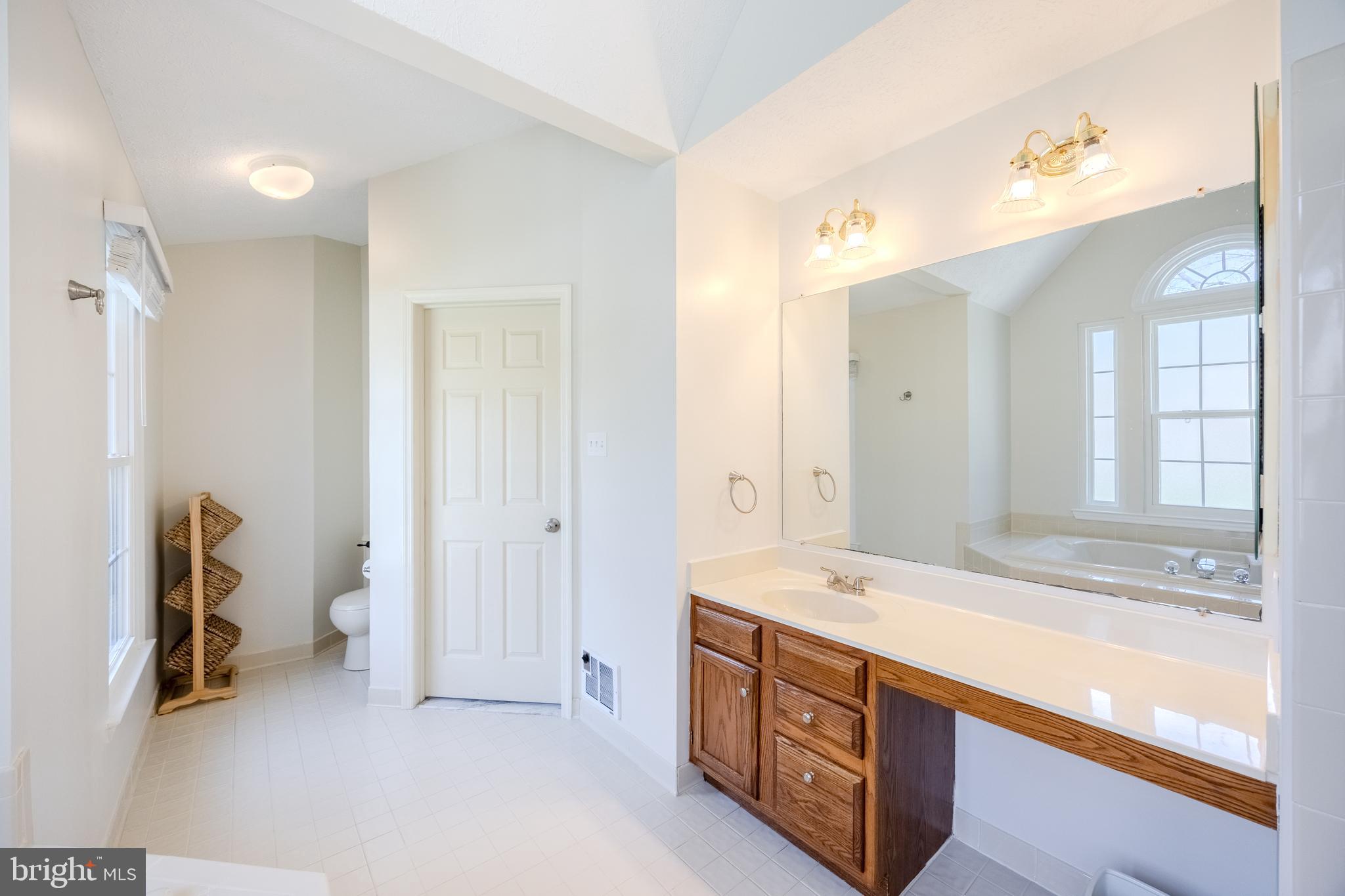 RIVER HILL - Residential