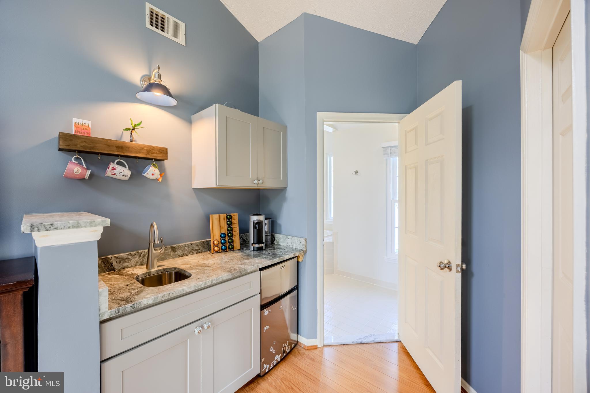 RIVER HILL - Residential